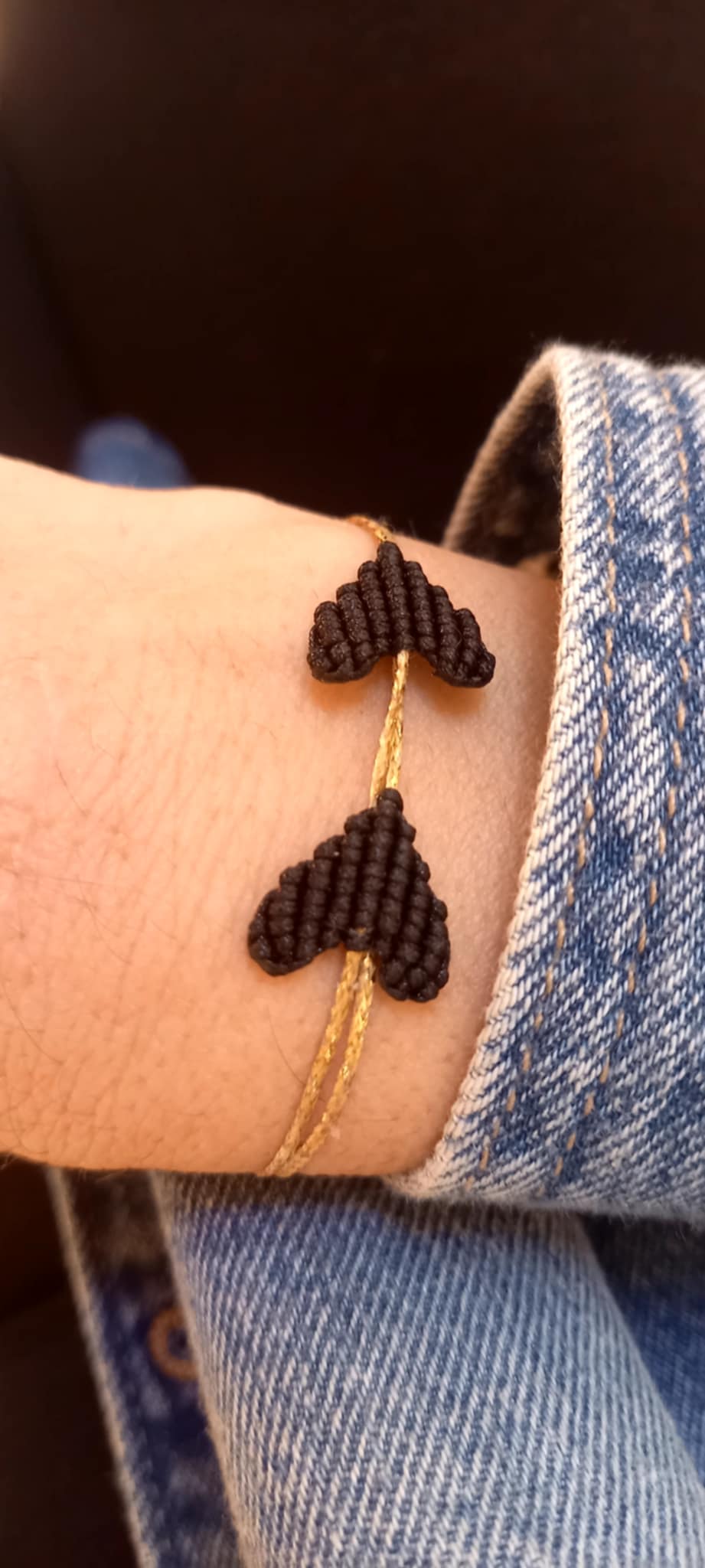 Βραχιόλι με καρδιές μακραμέ