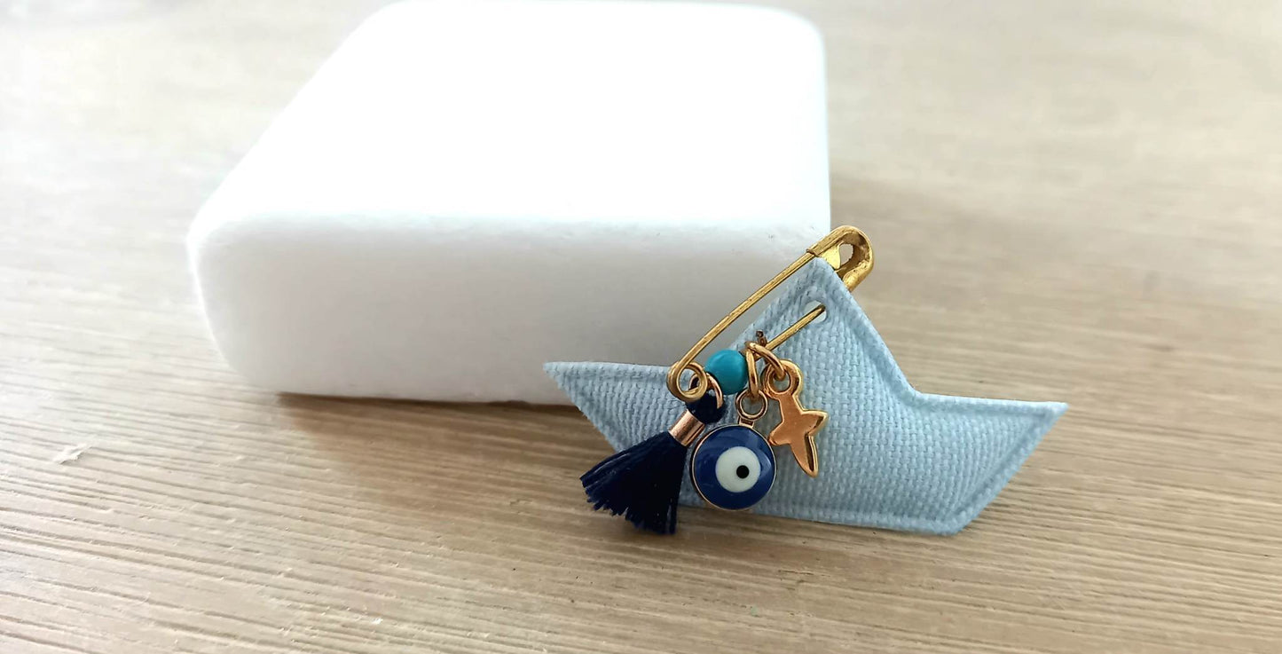 Μαρτυρικό βάπτισης καραβάκι από ύφασμα με φουντίτσα και επιχρυσωμένα στοιχεία