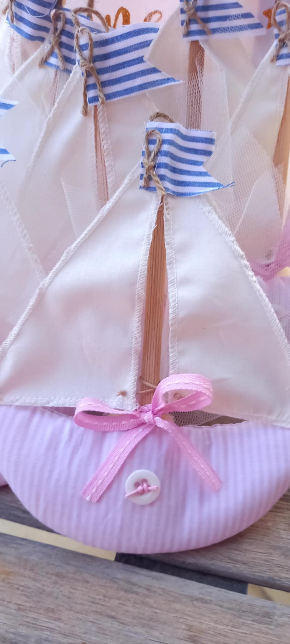 Μπομπονιέρα βάπτισης καραβάκι από ύφασμα