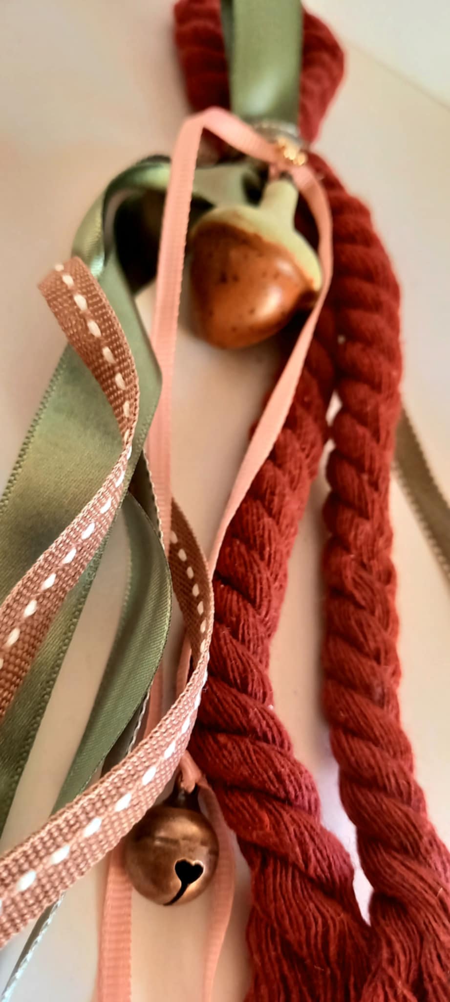 Κρεμαστό γούρι 2026 με κεραμικό βελανίδι