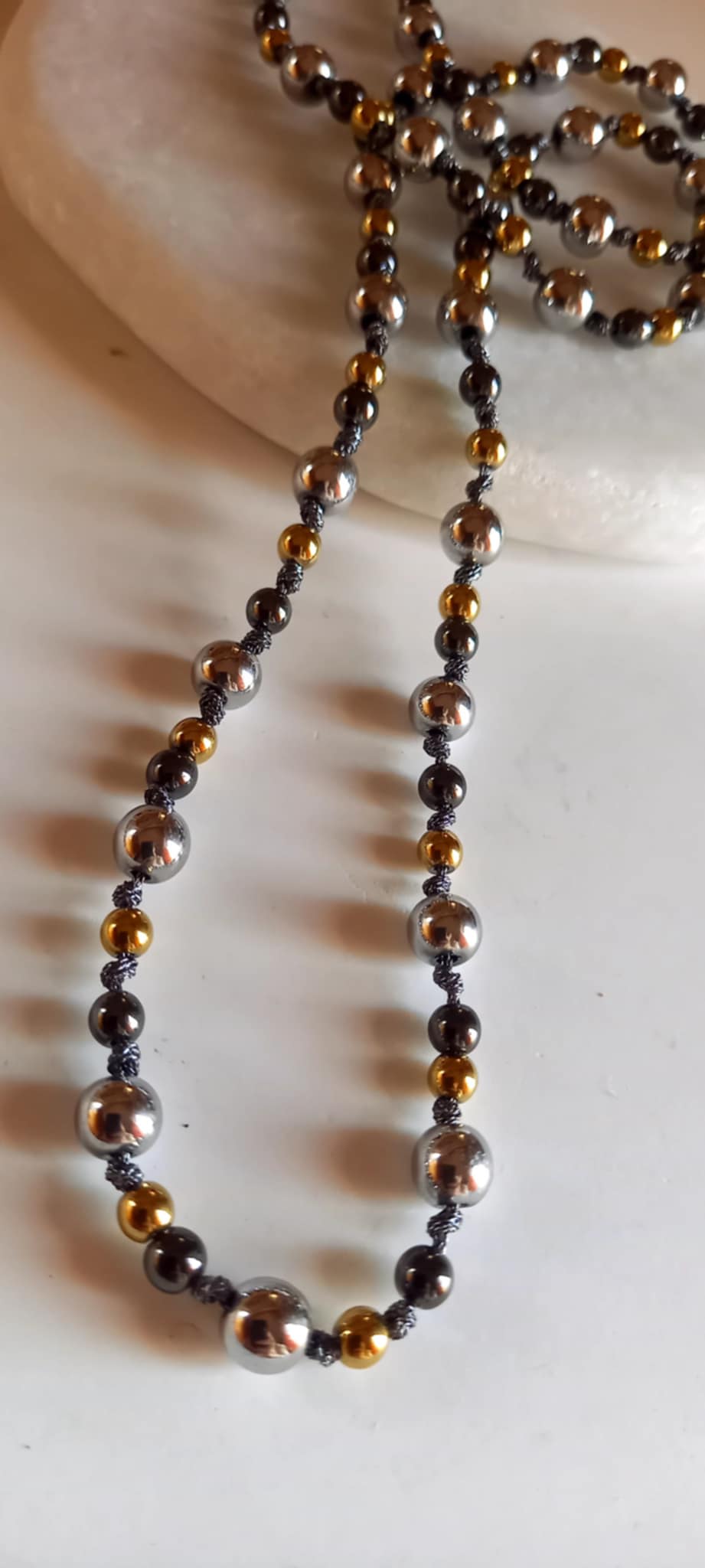 Κολιέ - ροζάριο με αιματίτες σε τριχρωμία