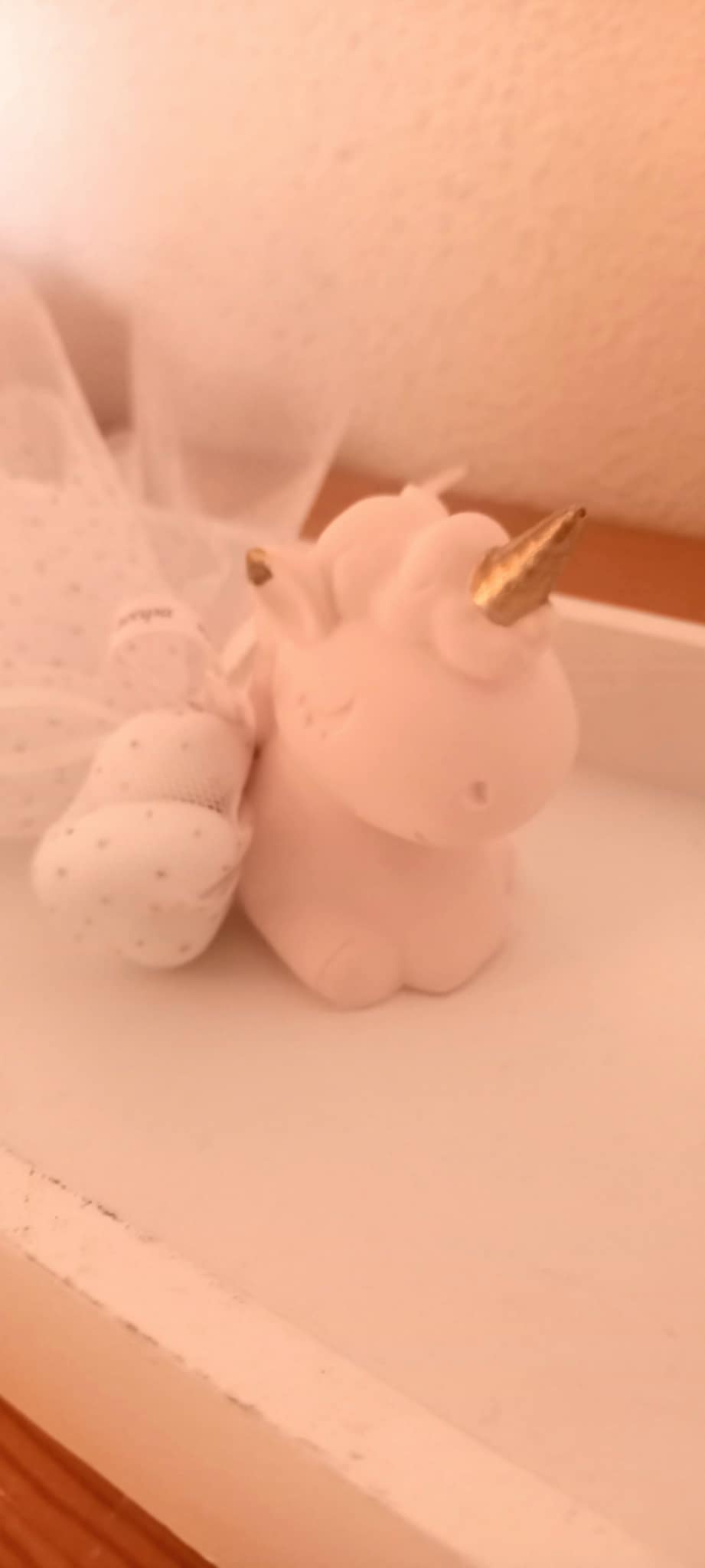 Μπομπονιέρα βάπτισης μονόκερος με υφή πορσελάνης