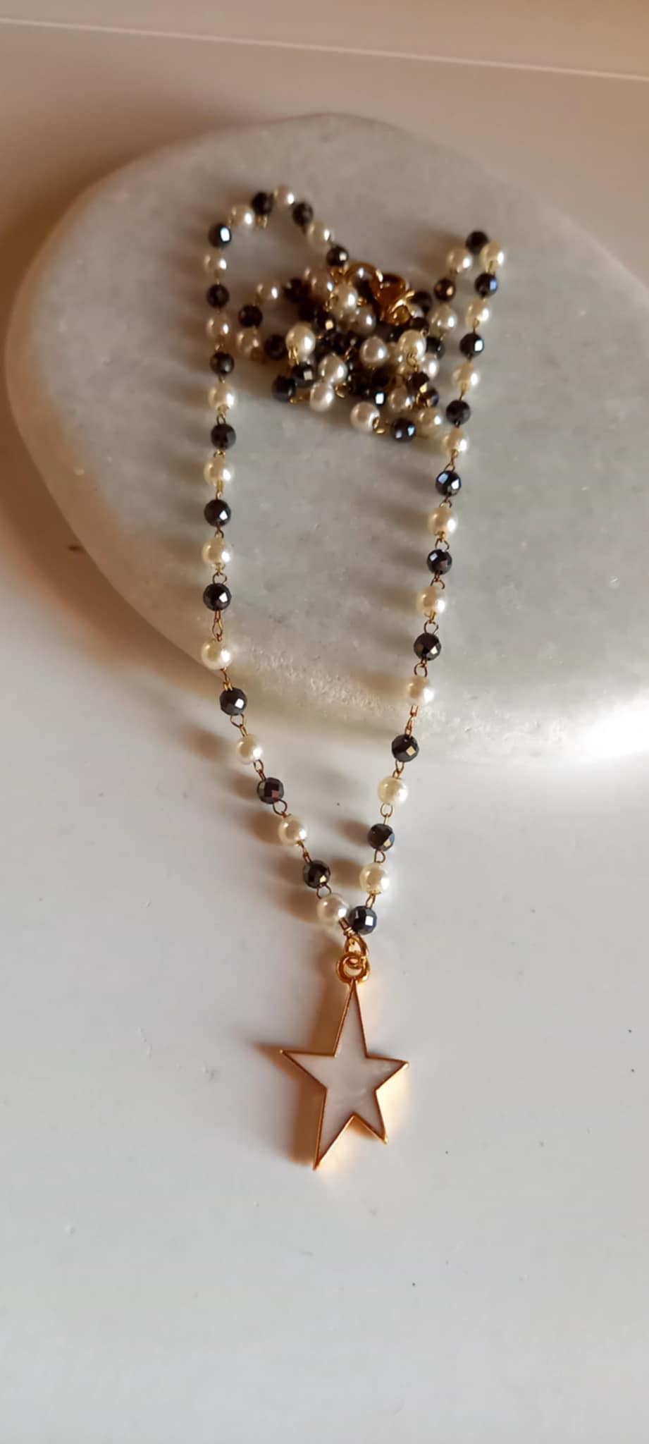 Κολιέ με ροζάριο και μοτίφ αστέρι