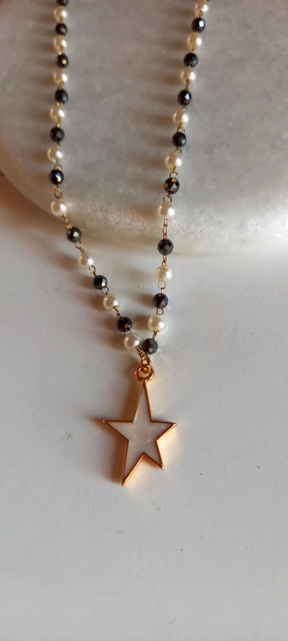 Κολιέ με ροζάριο και μοτίφ αστέρι