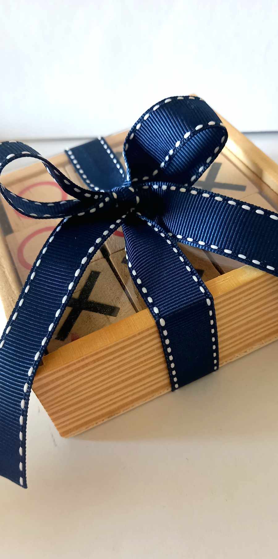 Παιδική μπομπονιέρα βάπτισης ξύλινη τρίλιζα
