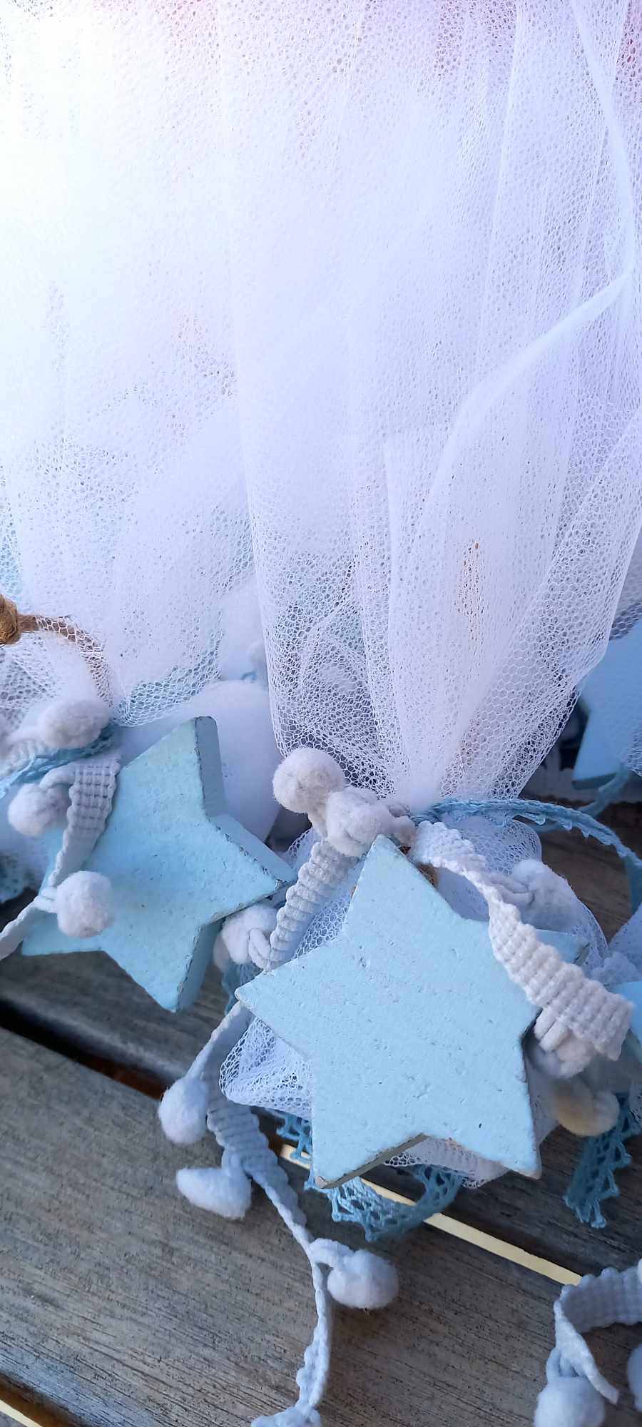 Μπομπονιέρα βάπτισης με ξύλινο αστεράκι και πον πον