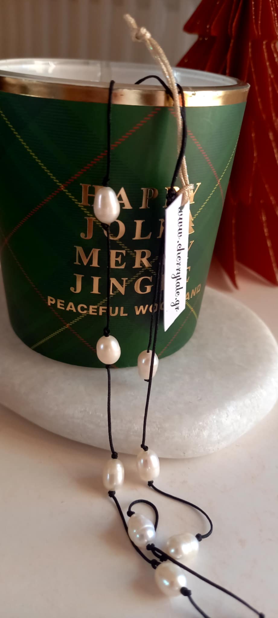 Fresh waterpearl necklace with black cord