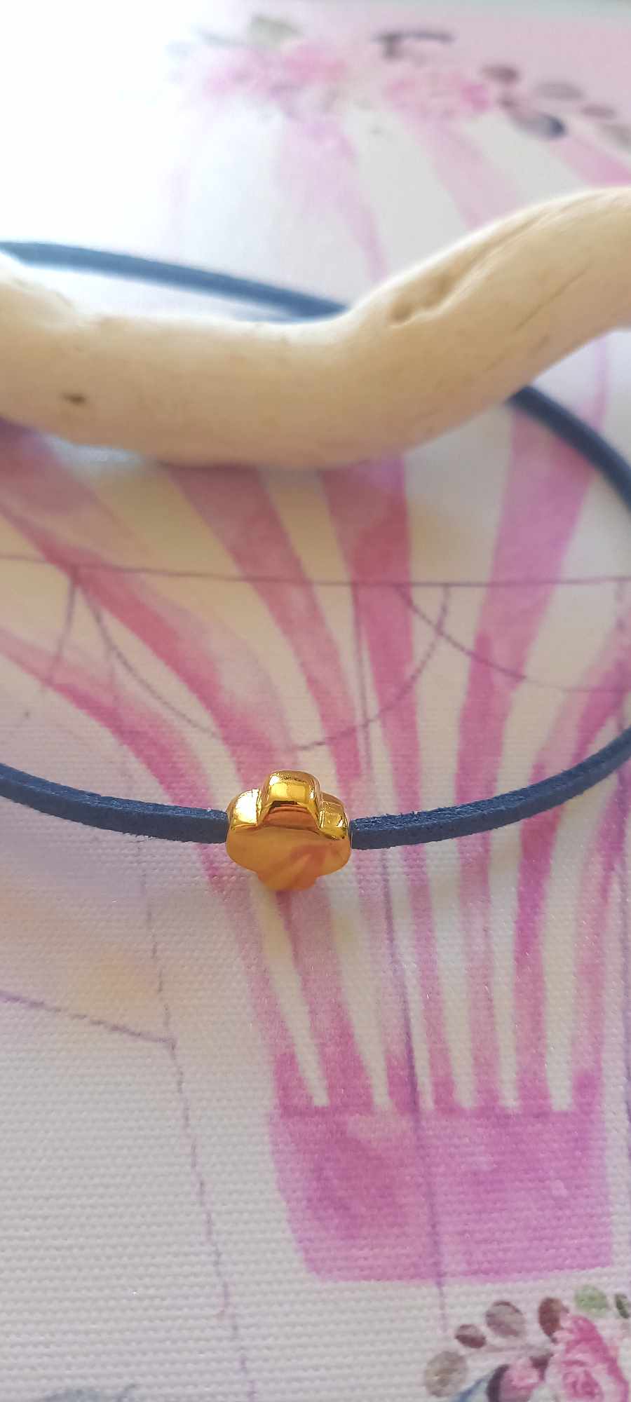 Χειροποίητο μαρτυρικό βάπτισης βραχιόλι με επιχρυσωμένο σταυρό