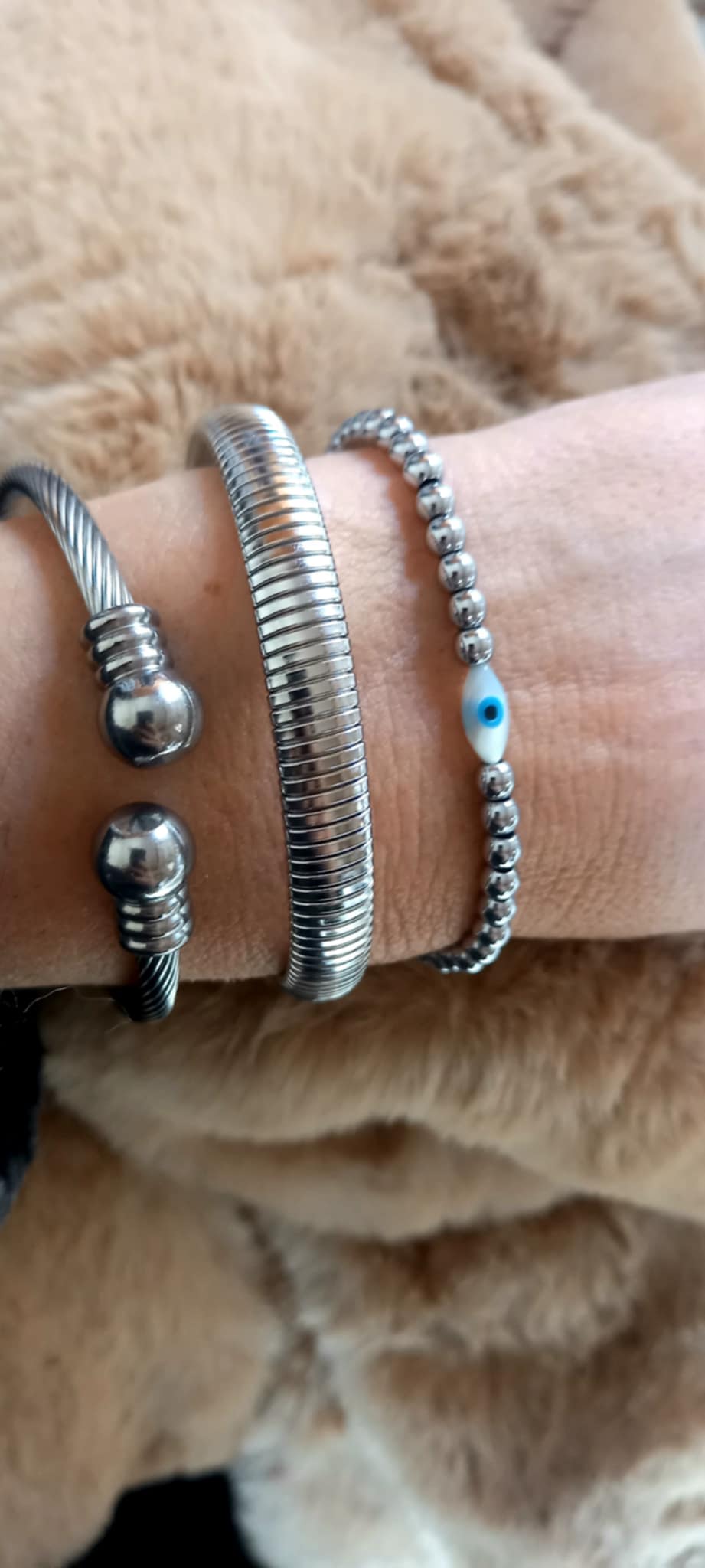 Χειροπέδα από ατσάλι