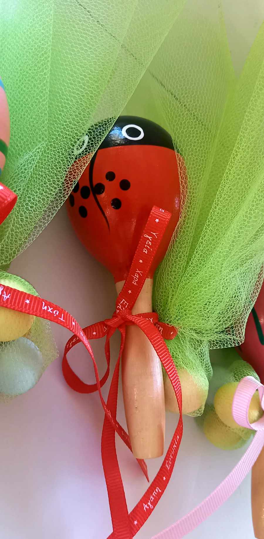 Παιδική μπομπονιέρα βάπτισης ξύλινες μαράκες