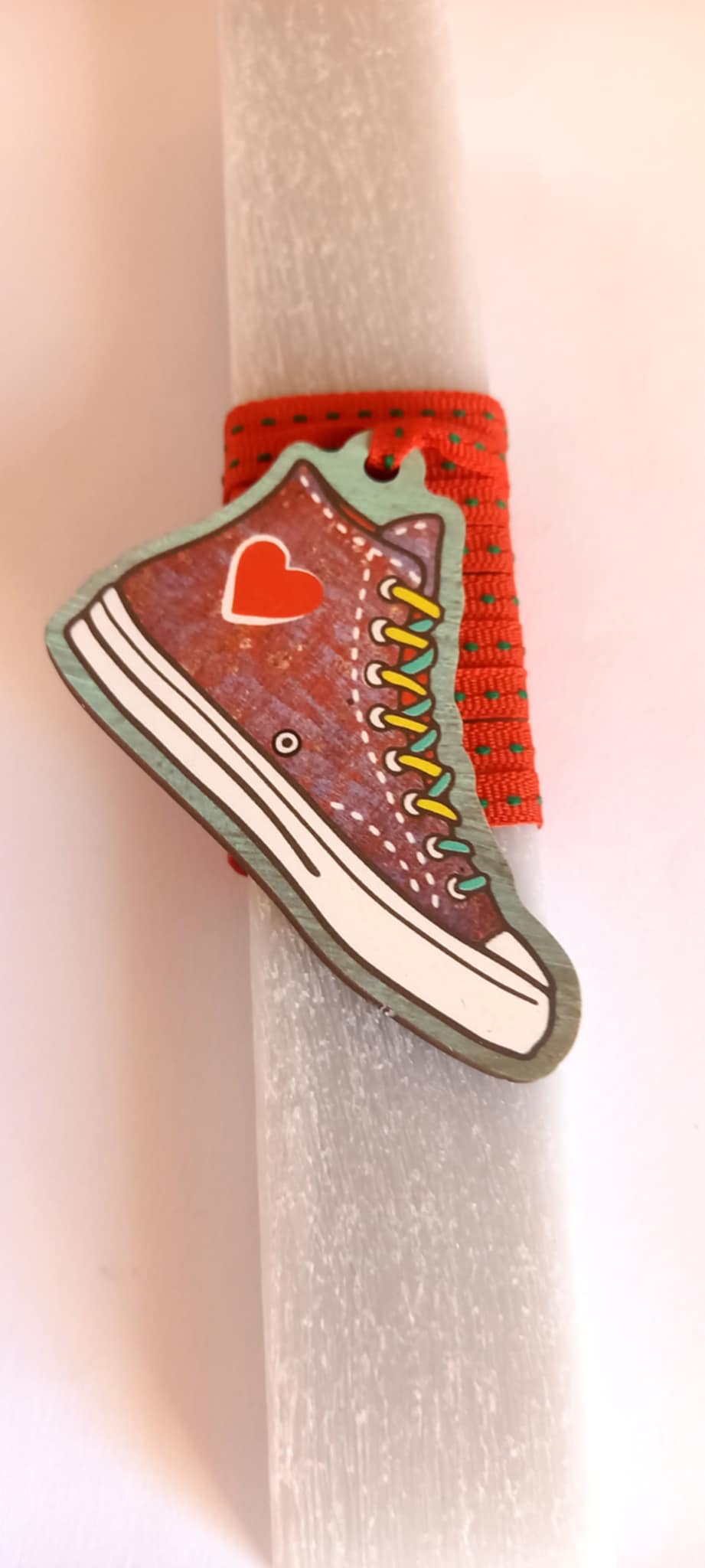 Χειροποίητη λαμπάδα με ξύλινο στοιχείο