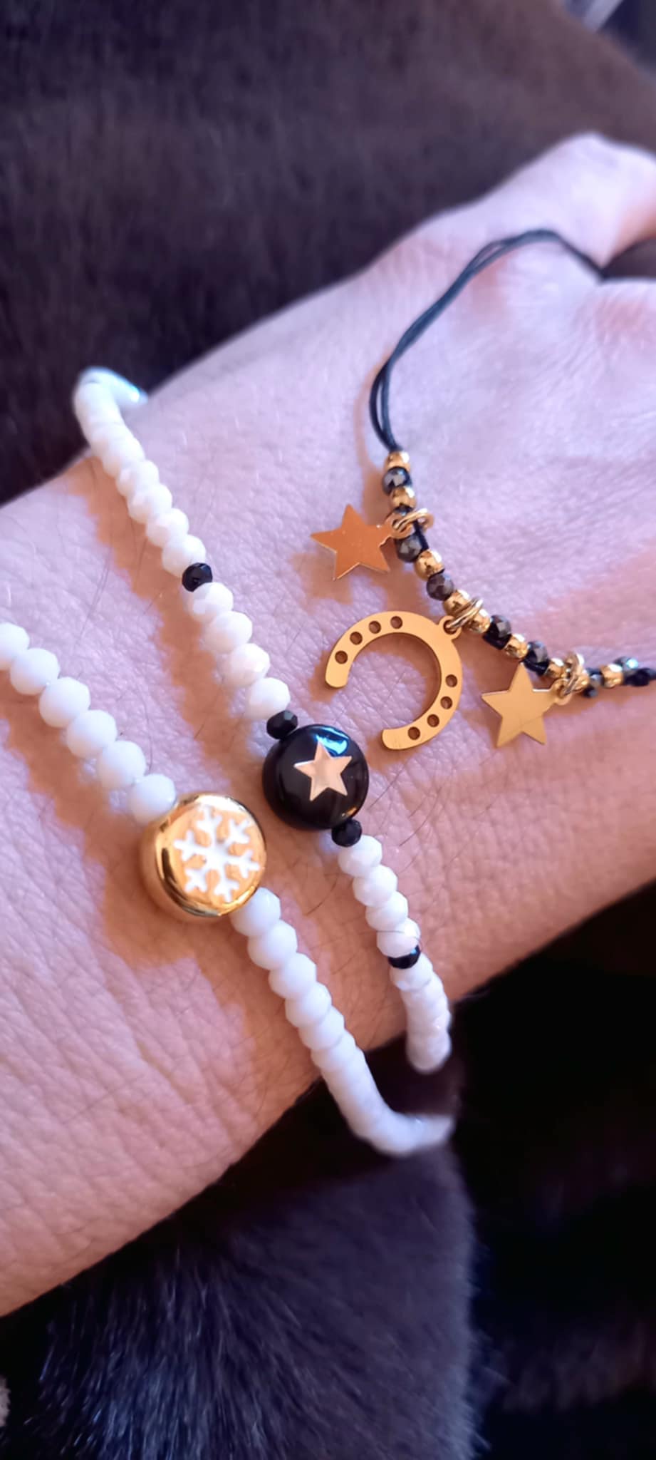 Βραχιόλι με πέτρες και μοτίφ με αστέρι