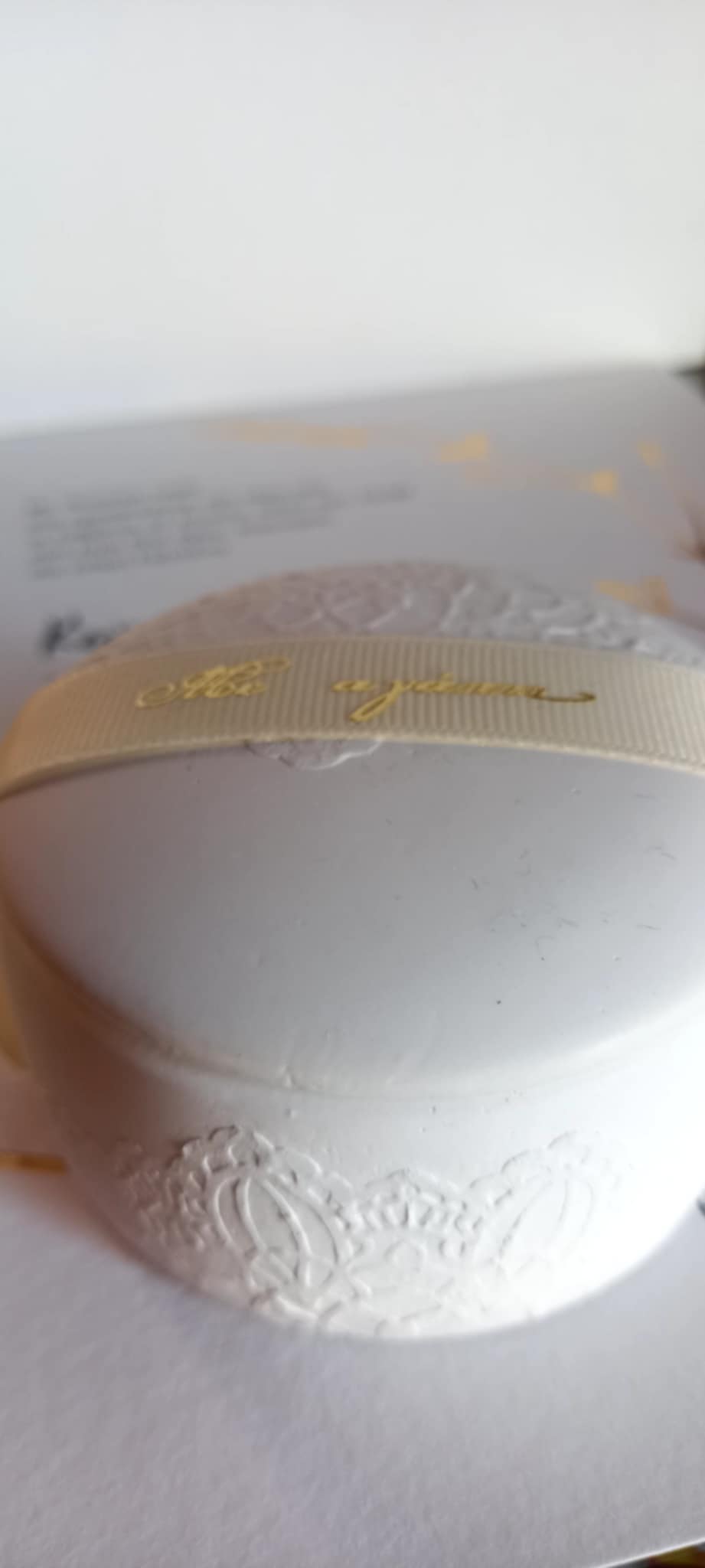 Μπομπονιέρα γάμου μπιζουτιέρα με υφή πορσελάνης