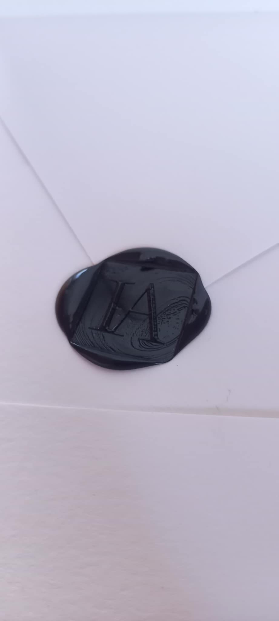 Προσκλητήριο γάμου με βαθυτυπία και βουλοκέρι