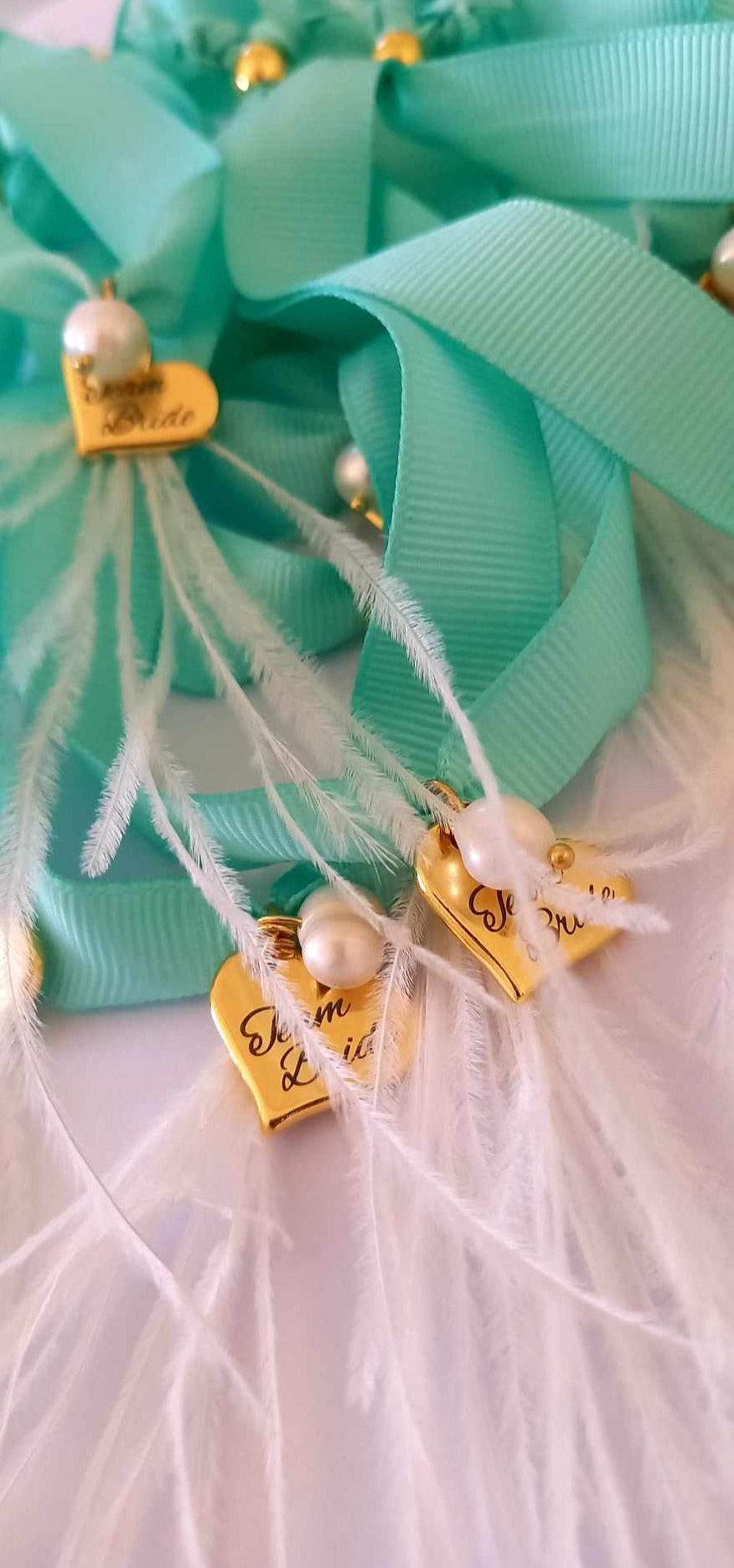 Βραχιόλι για bachelor party για τη νύφη με καρδιά, φτερά και μαργαριτάρι καλλιέργειας