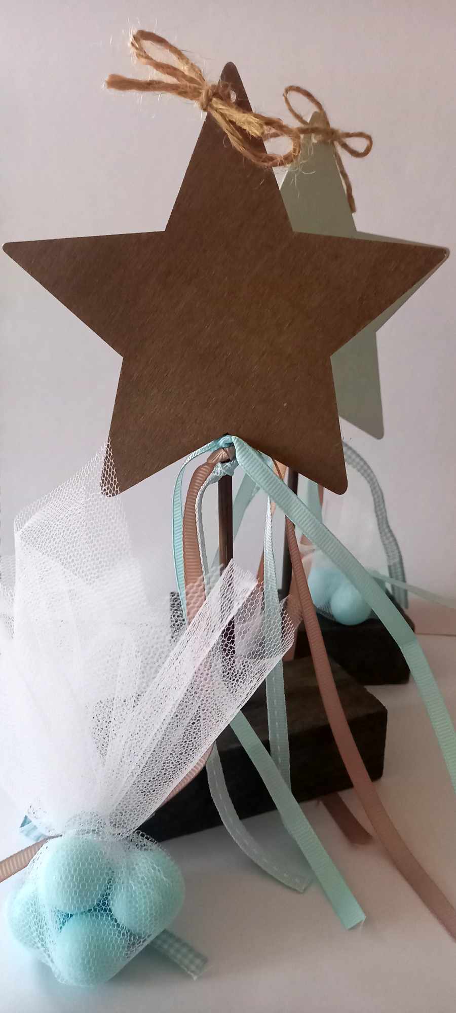 Μπομπονιέρα βάπτισης ξύλινο αστέρι σε σταντ