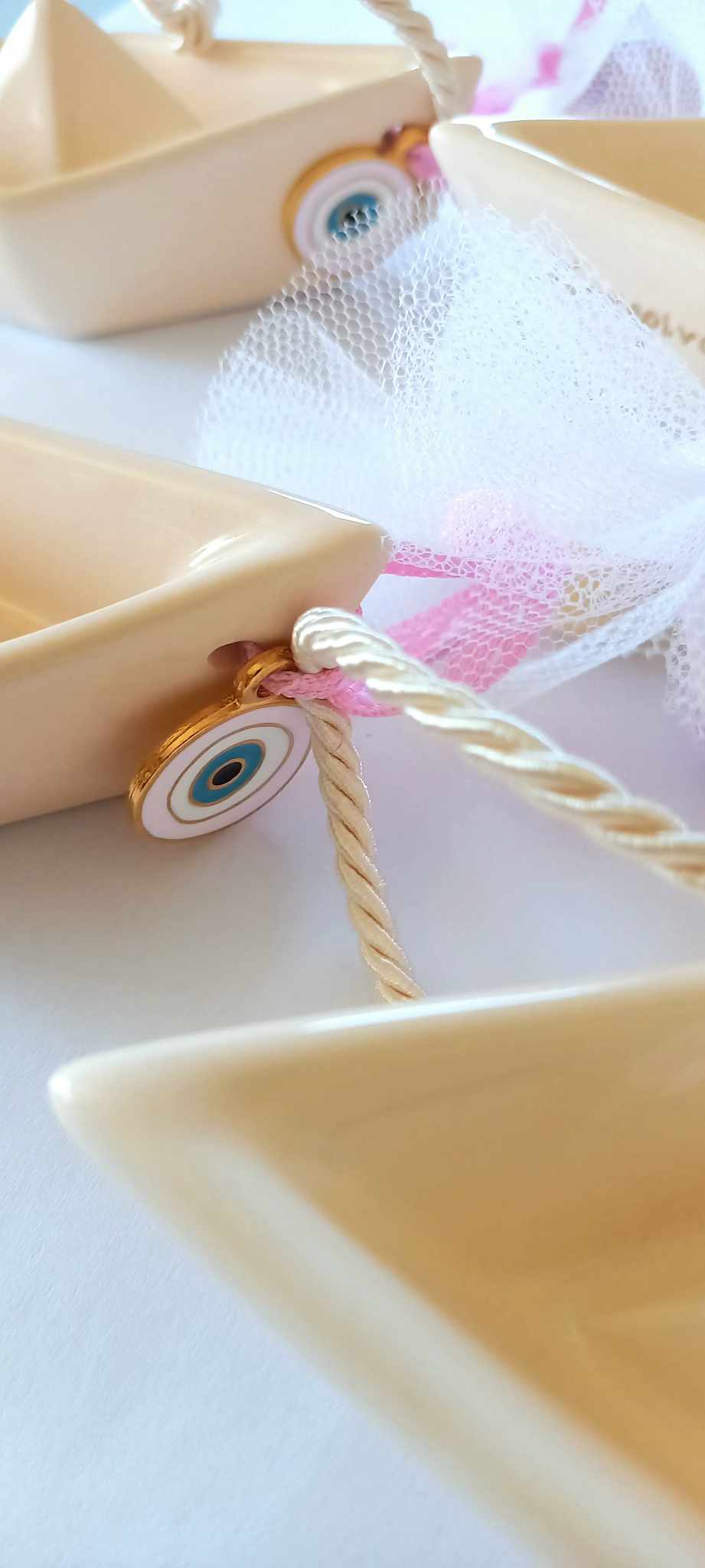 Μπομπονιέρα βάπτισης κεραμικό καράβι με όνομα, και μάτι