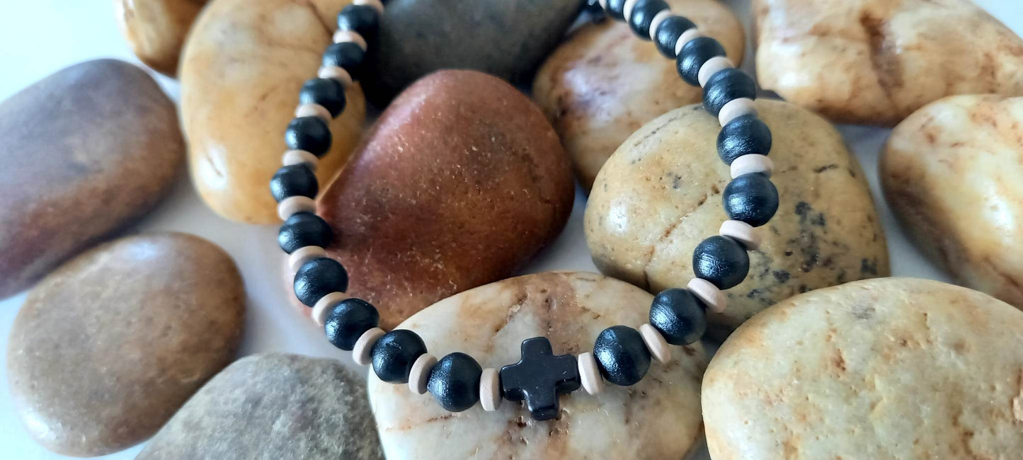 Χειροποίητο αντρικό βραχιόλι με λάβα, αιματίτες και σταυρό χαολίτη