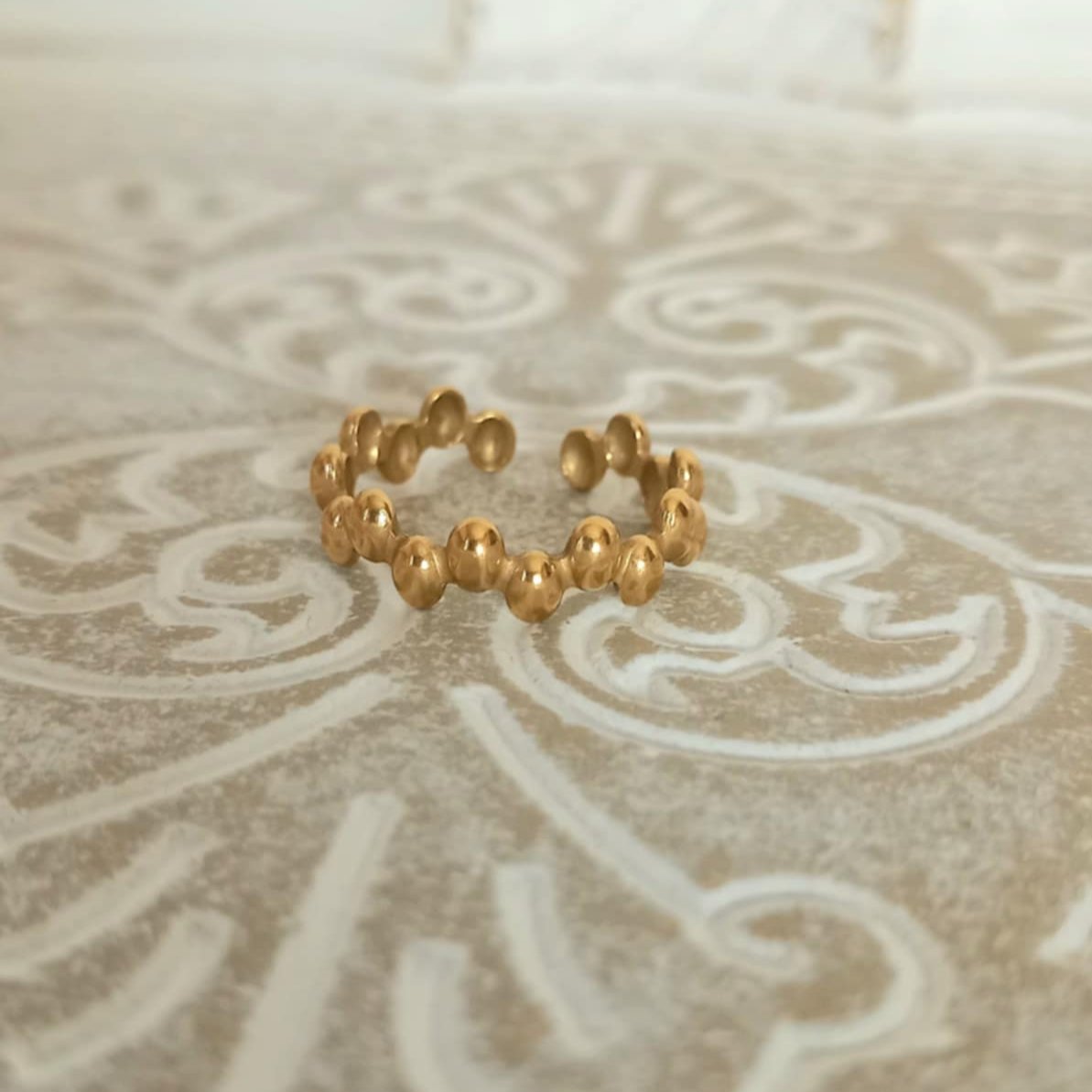 Δαχτυλίδι από ατσάλι με ιδιαίτερο σχέδιο