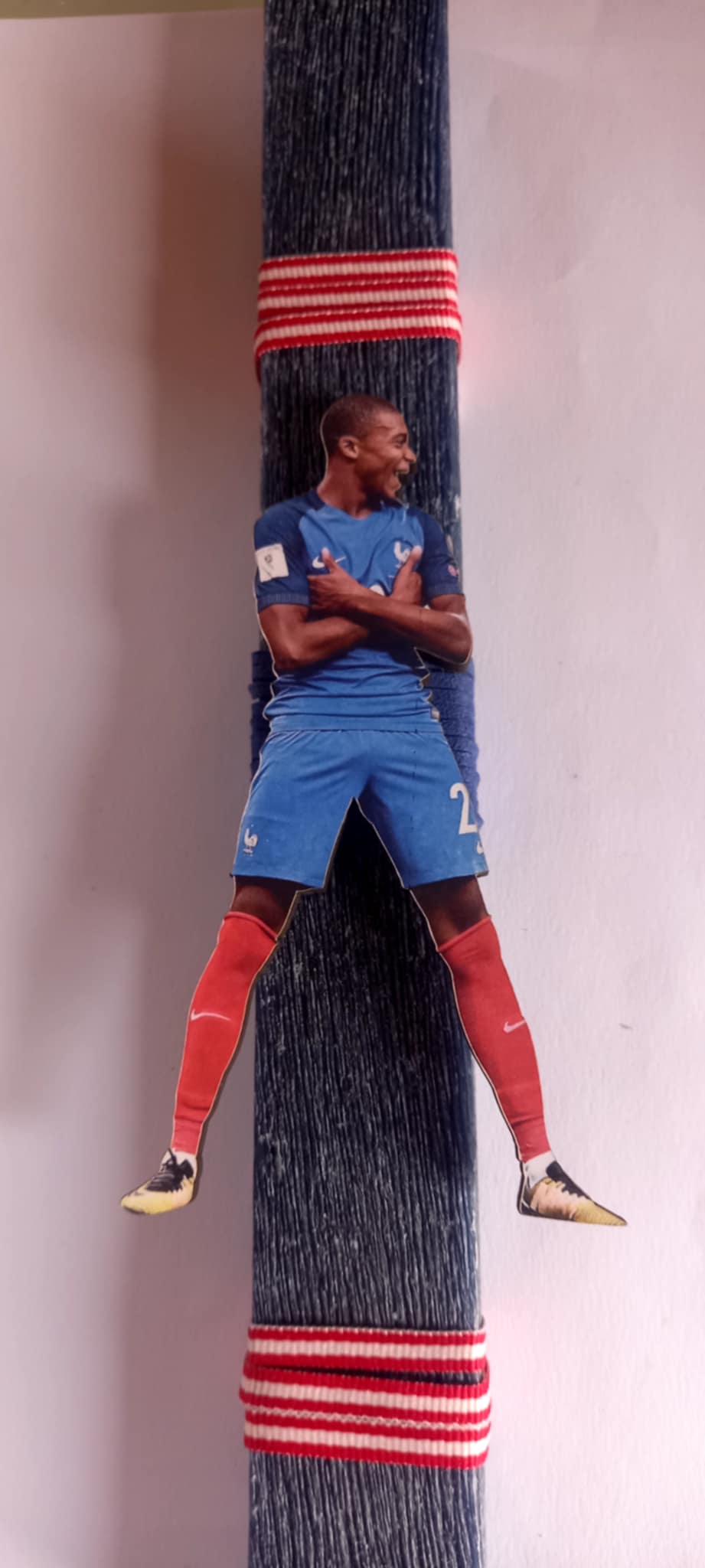 Χειροποίητη λαμπάδα με τον Mbappe