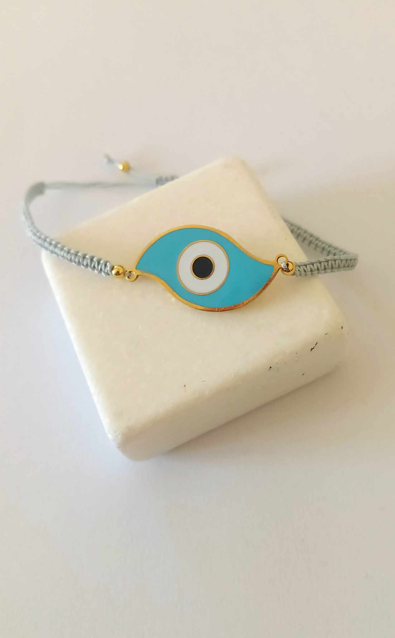 Βραχιόλι με μακραμέ και μάτι από ατσάλι