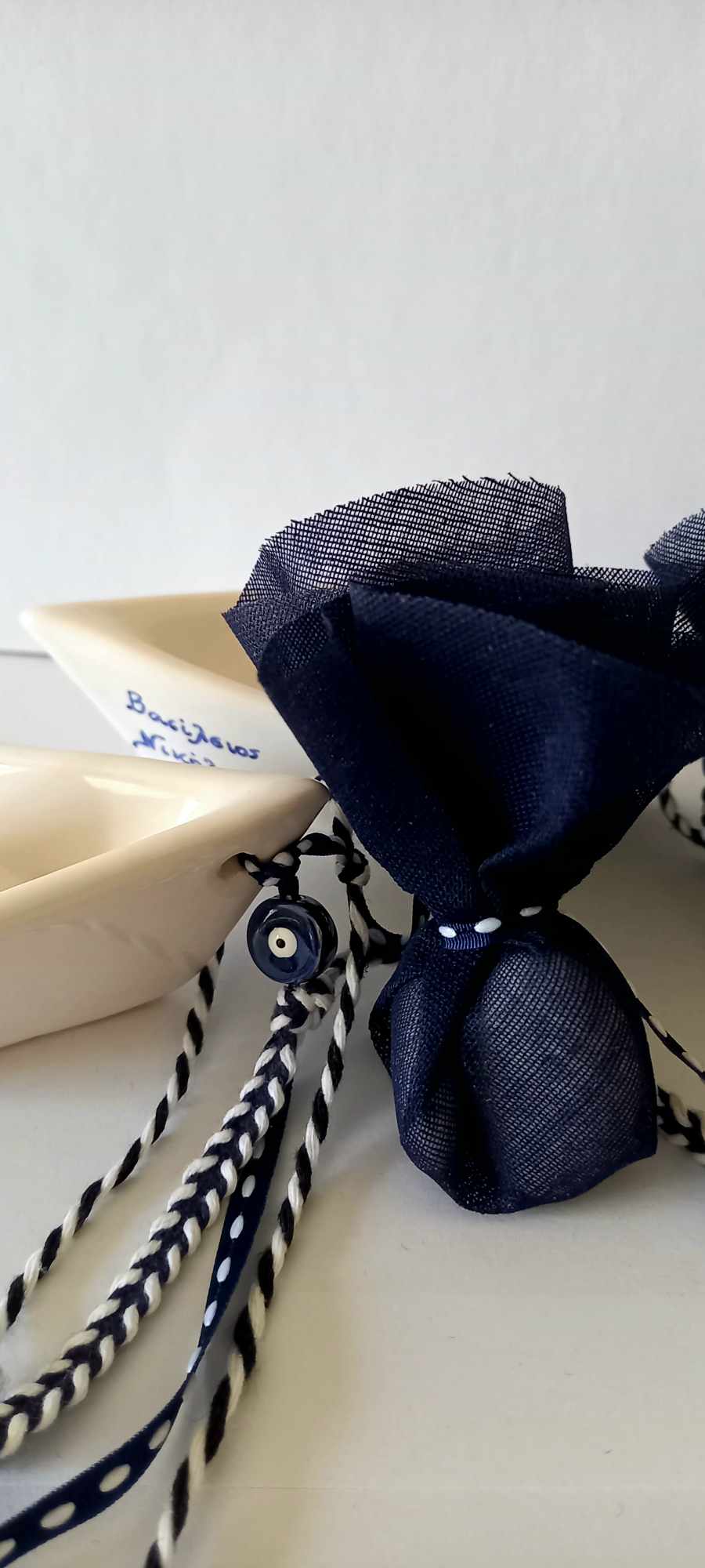 Μπομπονιέρα βάπτισης κεραμικό καραβάκι με μάτι και όνομα