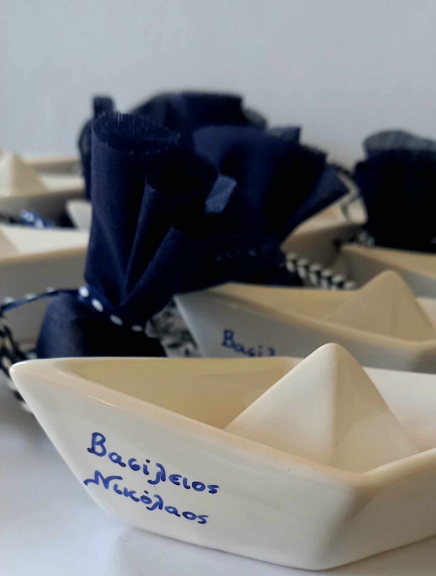 Μπομπονιέρα βάπτισης κεραμικό καραβάκι με μάτι και όνομα