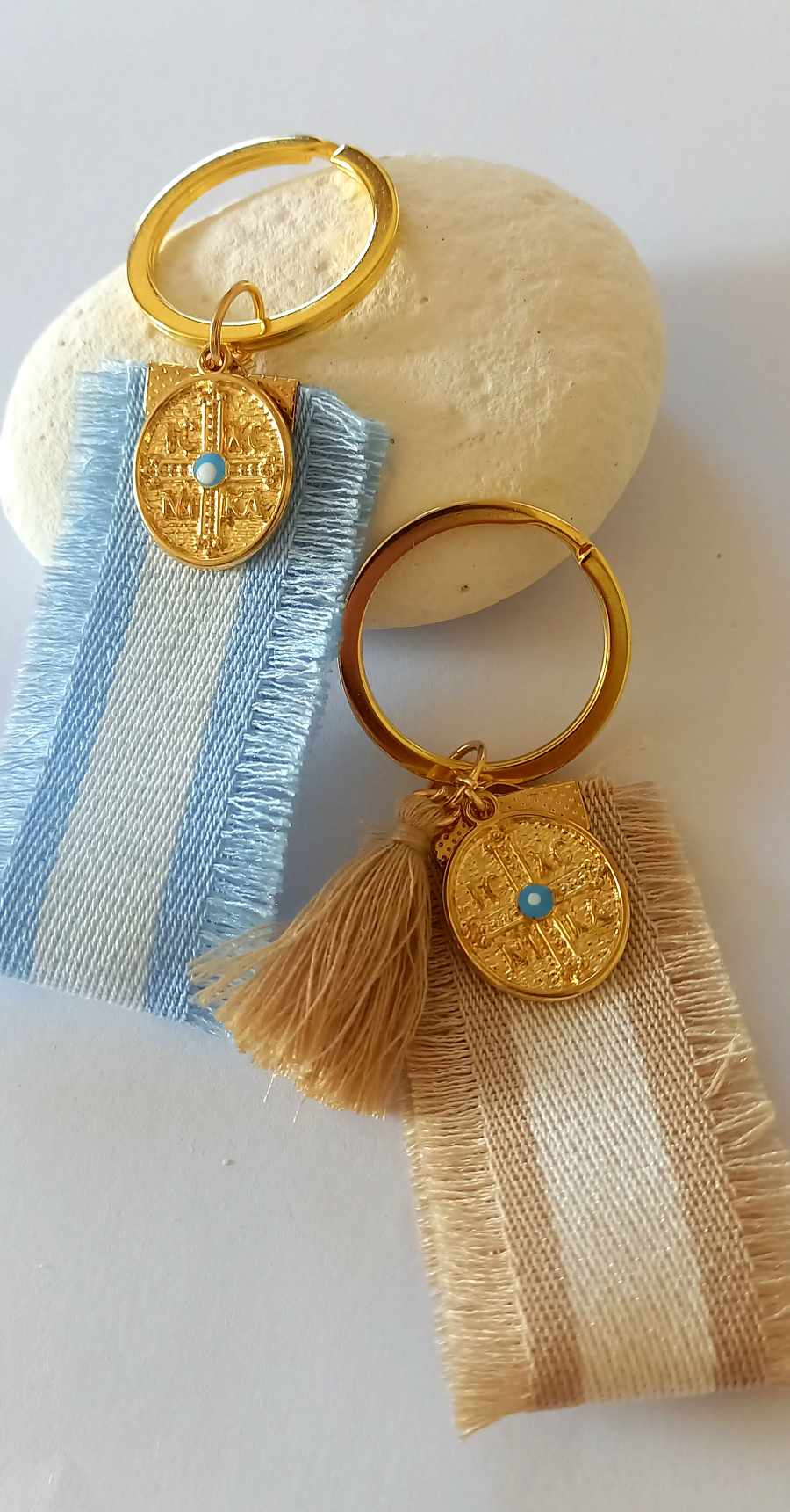 Μαρτυρικό βάπτισης μπρελόκ με κορδέλα και κωνσταντινάτο