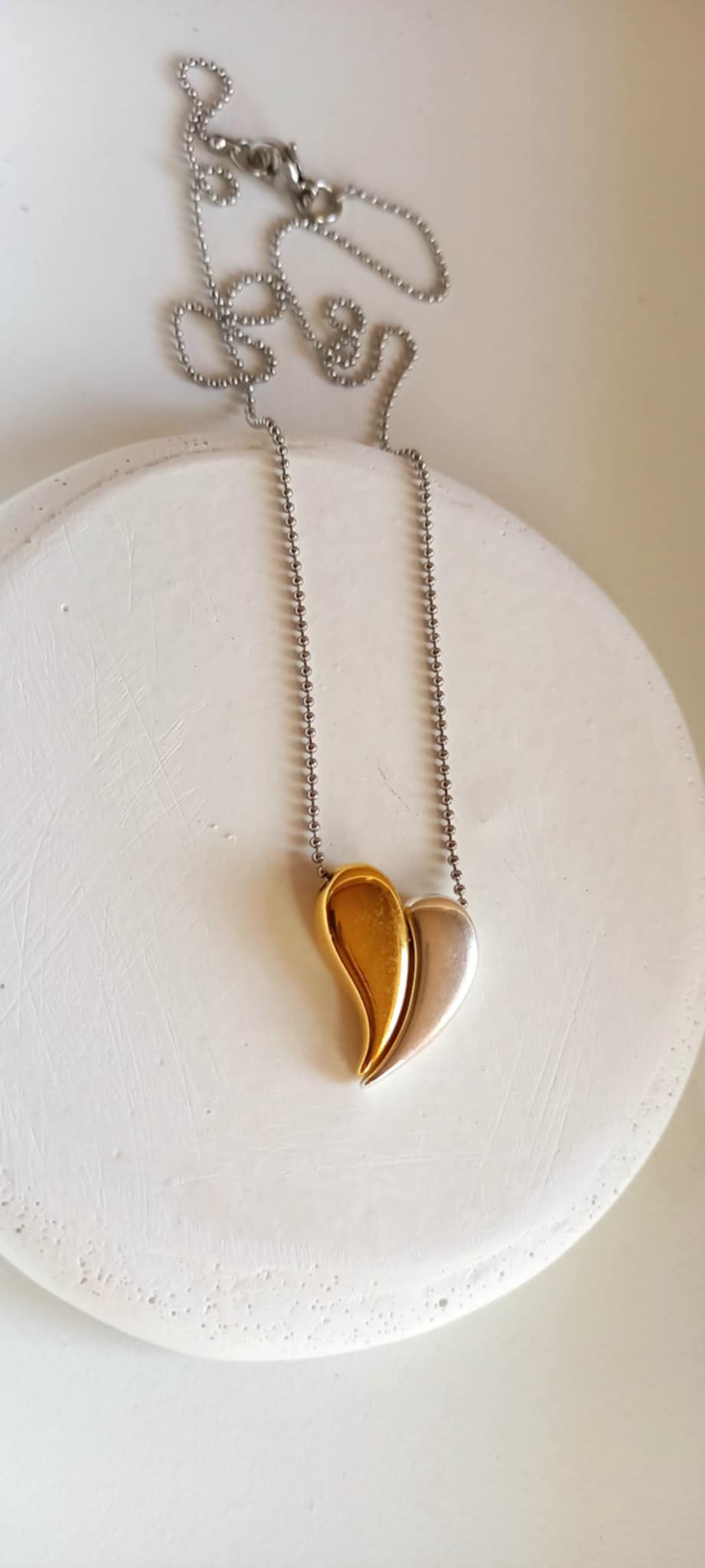 Κολιέ με αλυσίδα και δίχρωμο μοτίφ καρδιά