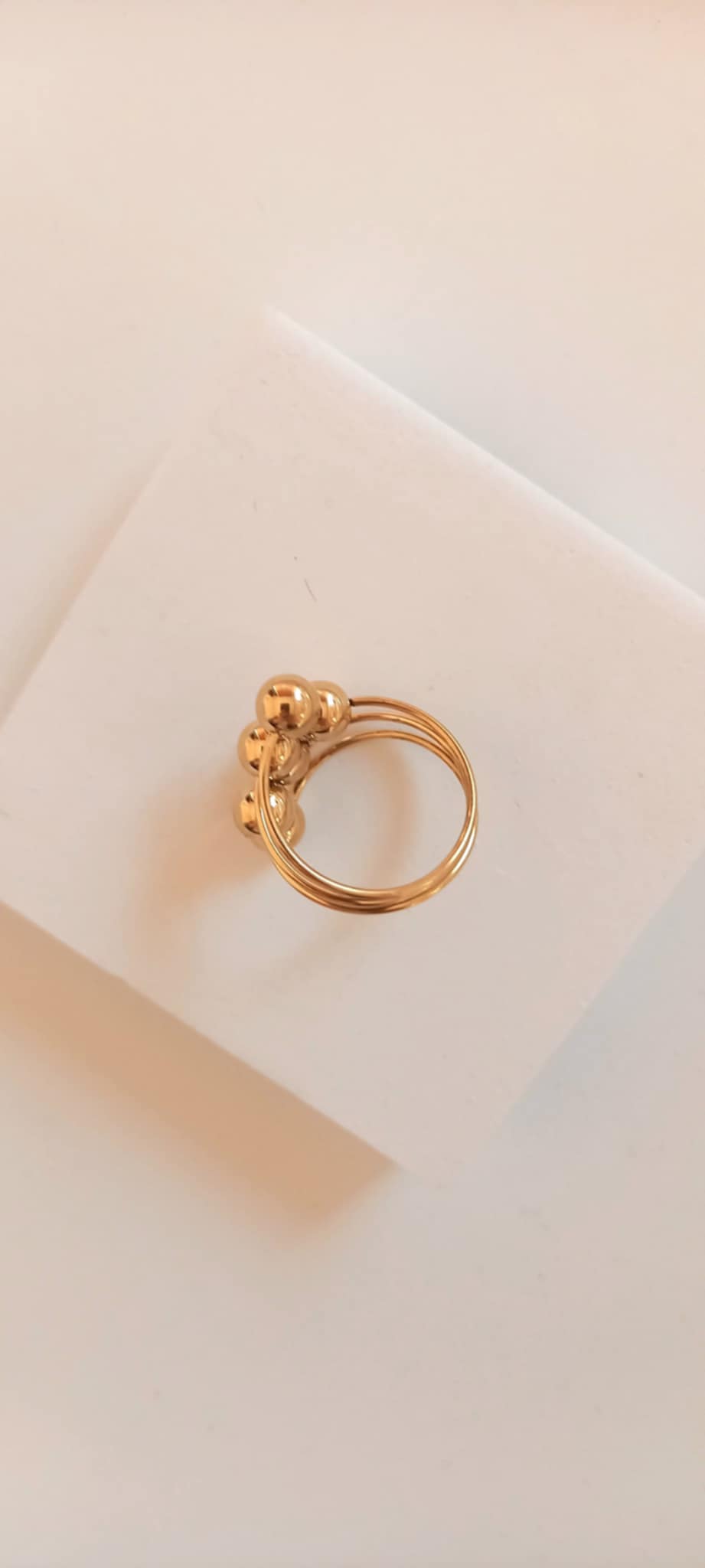 Δαχτυλίδι από ατσάλι με μπίλιες