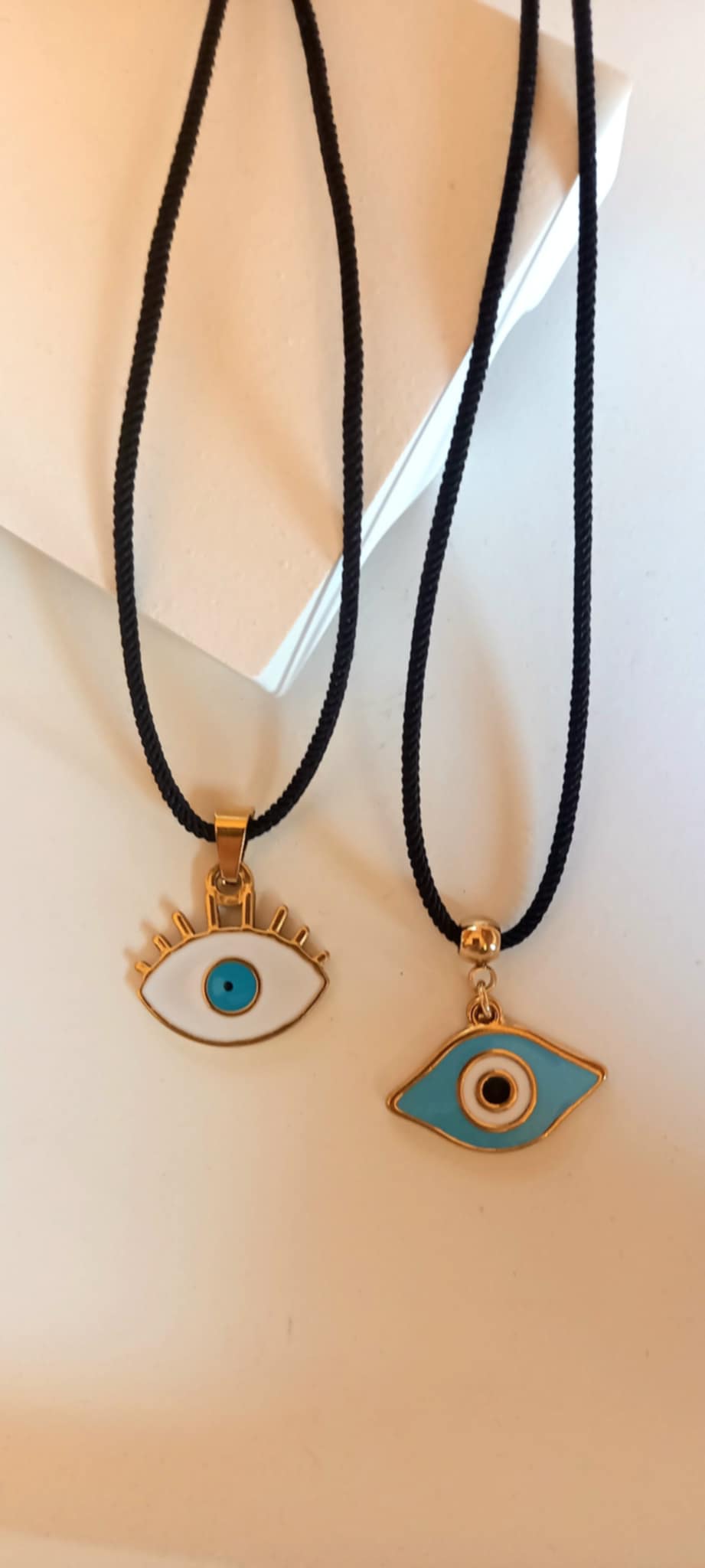 Κολιέ με κορδόνι και μάτι από ατσάλι