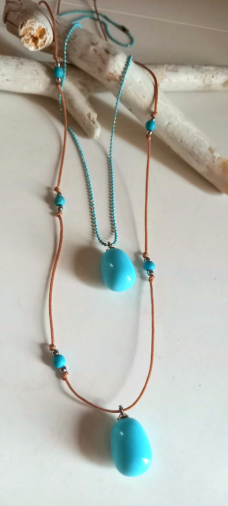 Κολιέ με κορδόνι και αυγό