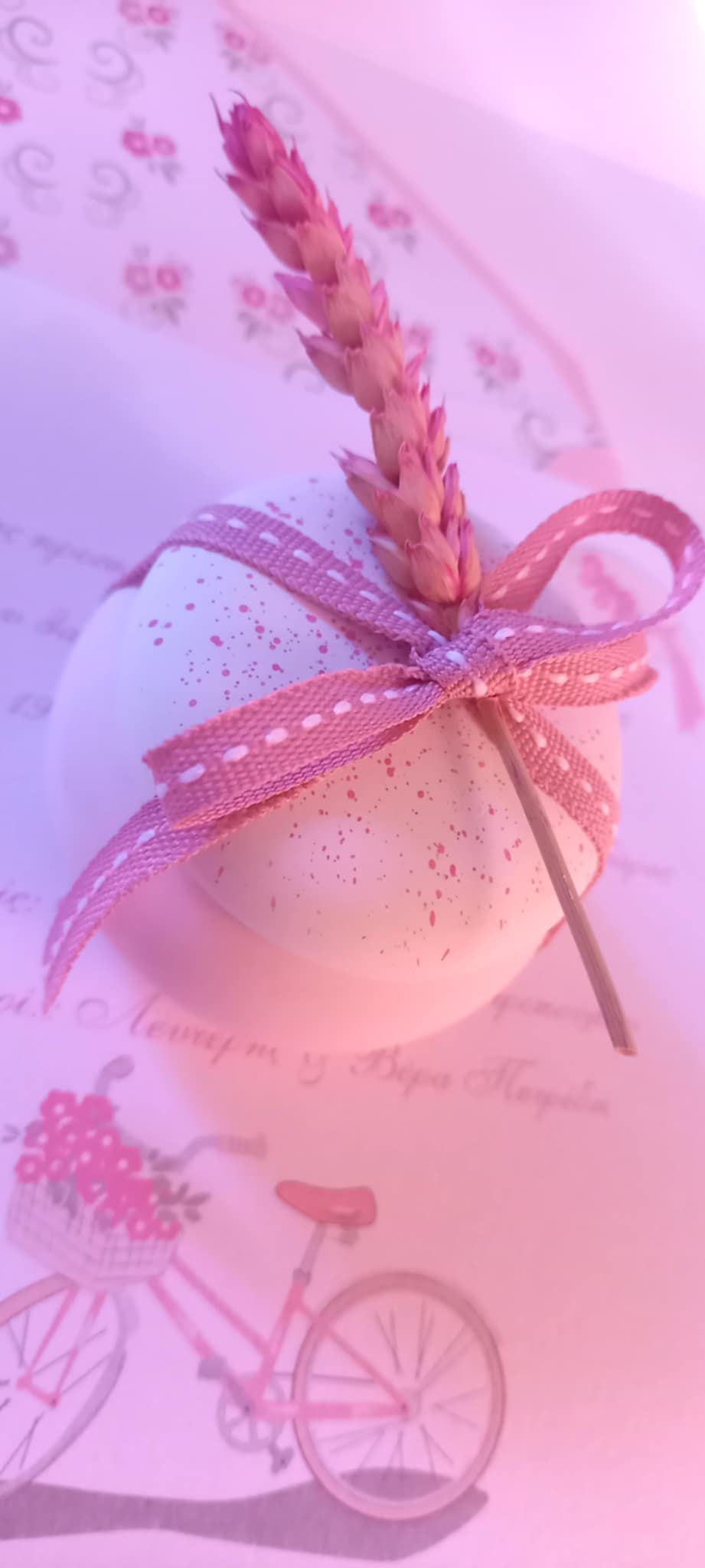 Μπομπονιέρα βάπτισης μπιζουτιέρα με αποξηραμένο λουλούδι και πιτσίλες