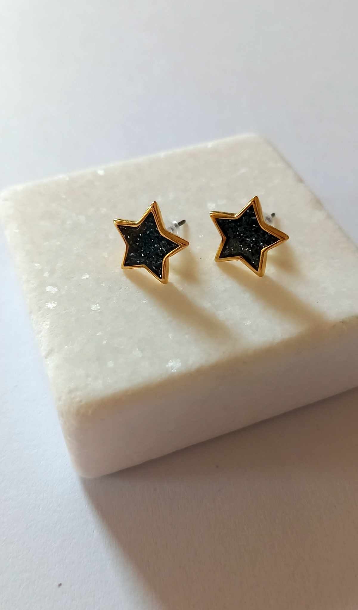 Σκουλαρίκια αστέρια με λαμπερό σμάλτο
