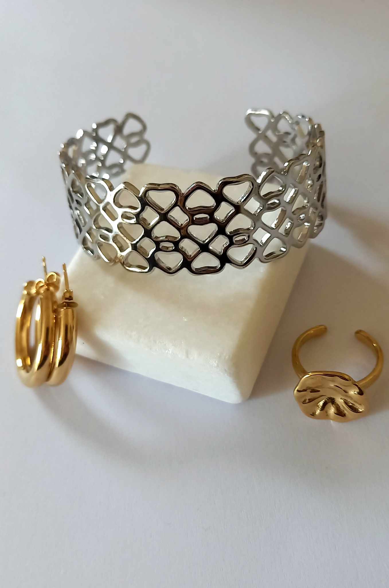 Χειροπέδα με σχέδιο καρδιές