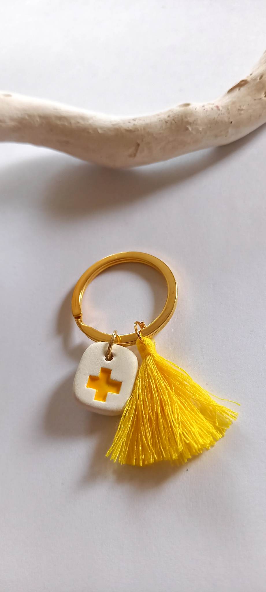 Χειροποίητο μαρτυρικό μπρελόκ με βότσαλο και φούντα