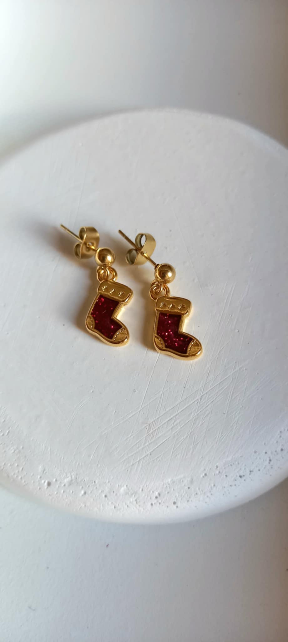 Ατσάλινα σκουλαρίκια με μοτίφ κάλτσα