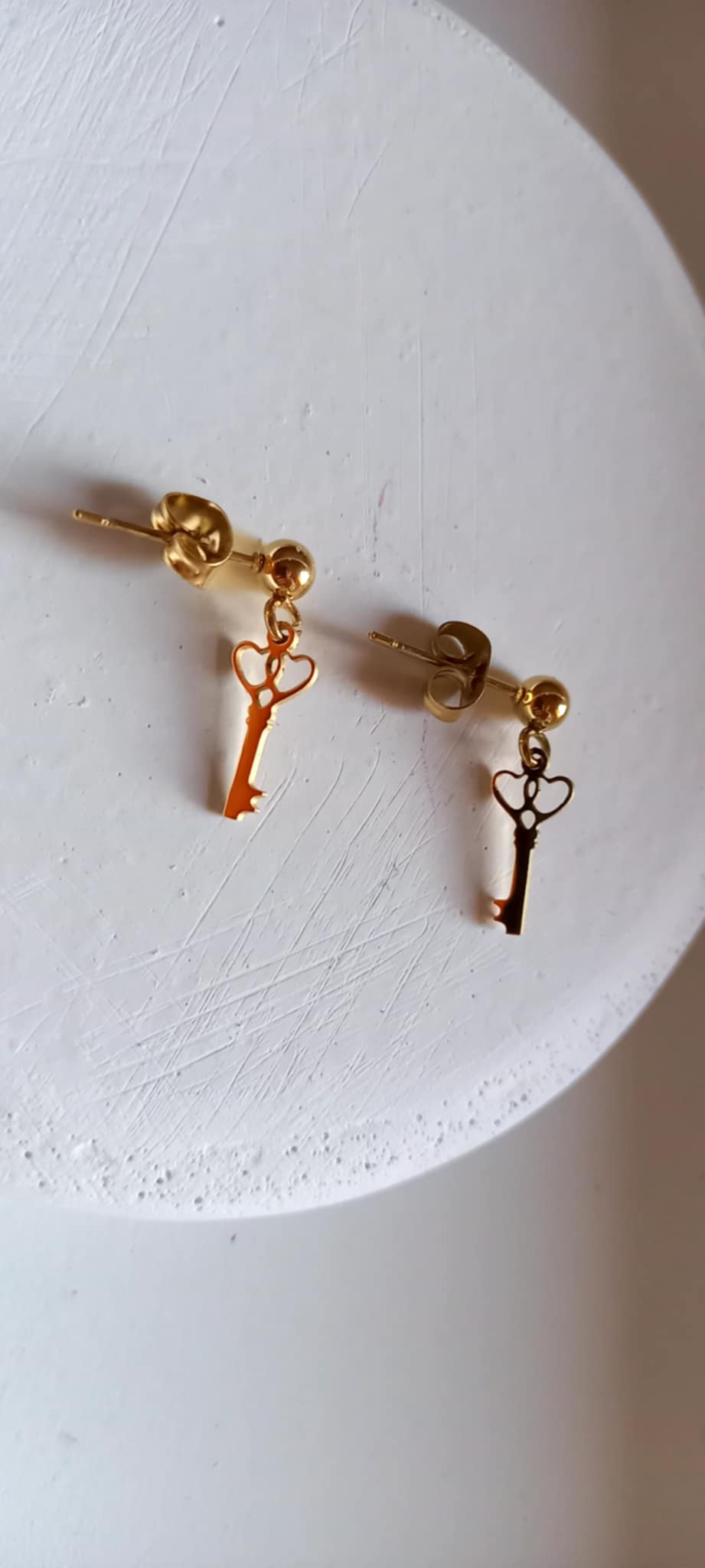 Σκουλαρίκια από ατσάλι με μοτίφ κλειδάκι