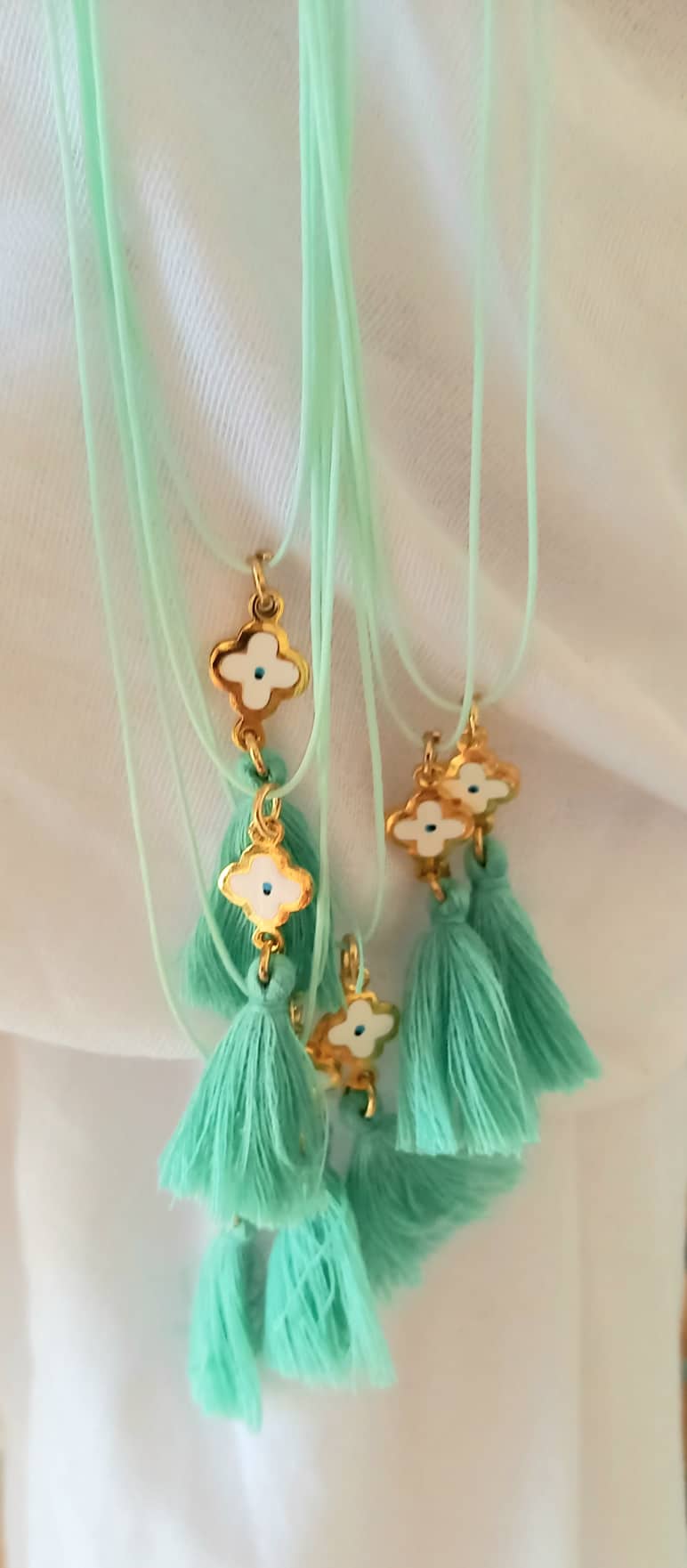 Μαρτυρικό βάπτισης για το λαιμό με επιχρυσωμένο σταυρό και φουντίτσα