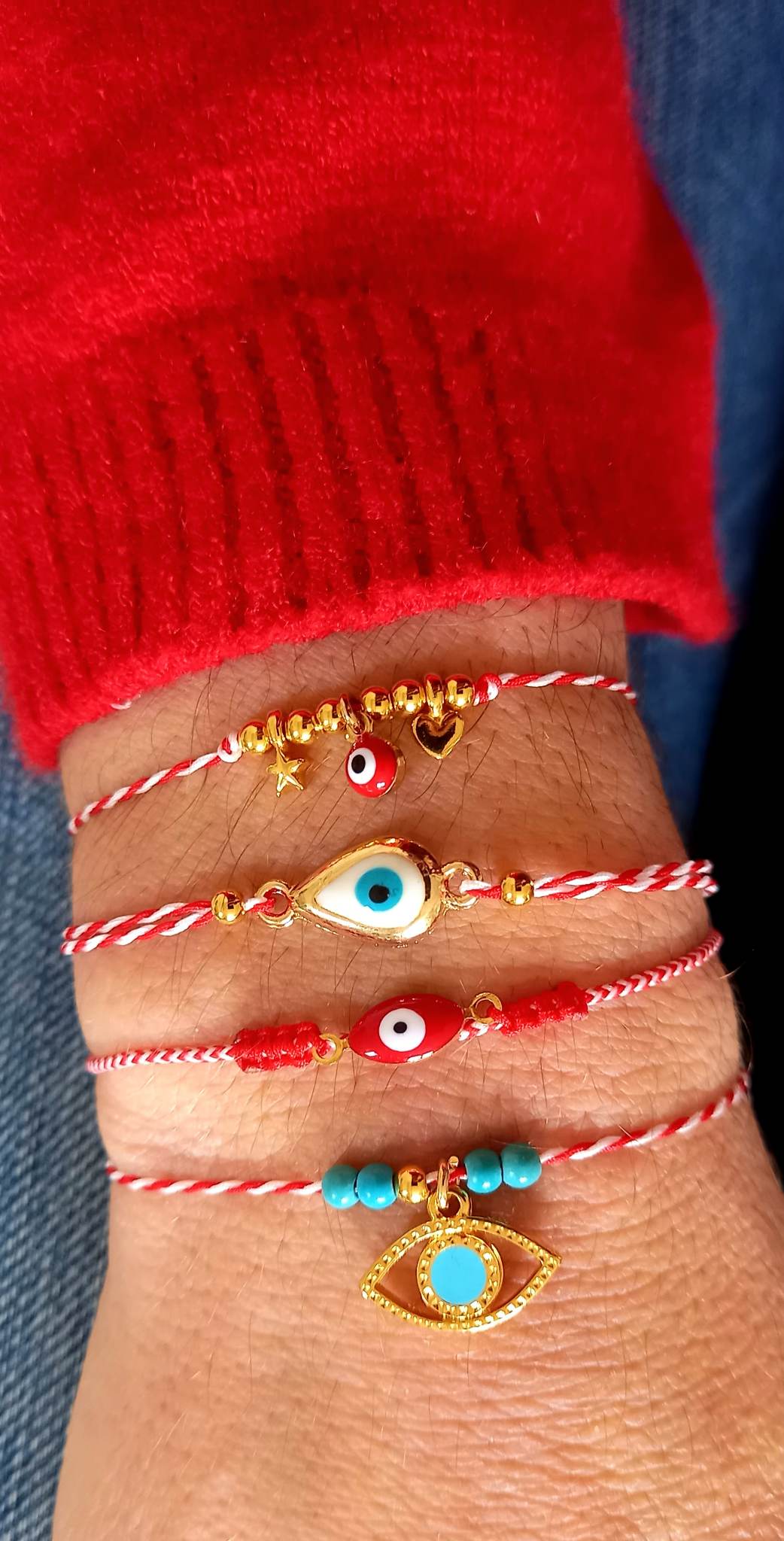 Μαρτάκι με κορδόνι και επιχρυσωμένα στοιχεία