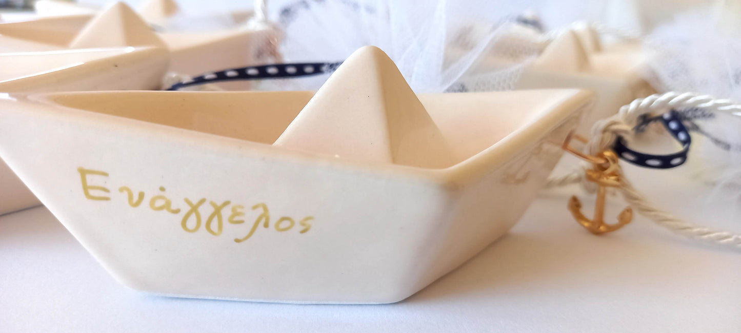 Μπομπονιέρα βάπτισης καράβι με κορδέλες, άγκυρα και όνομα