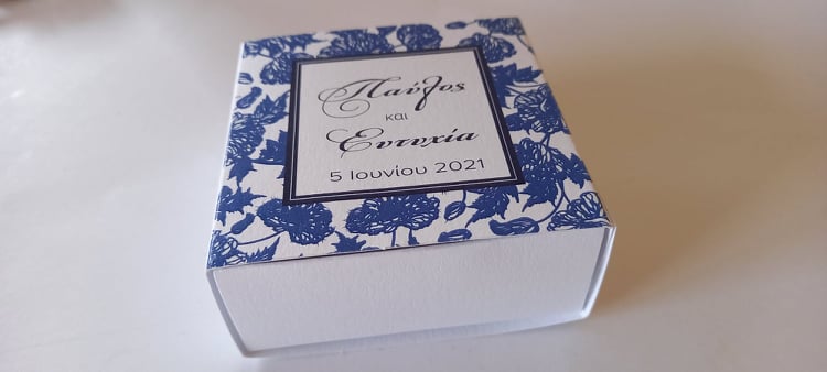 Προσκλητήριο γάμου με λουλούδια σε μπλε μοτίβο