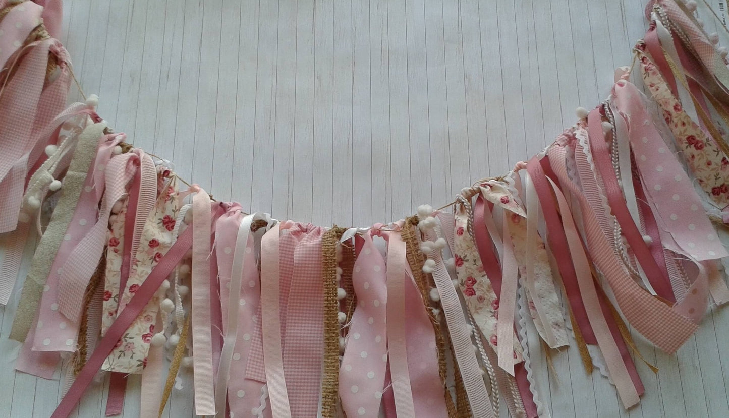 Χειροποίητη γιρλάντα με κορδέλες