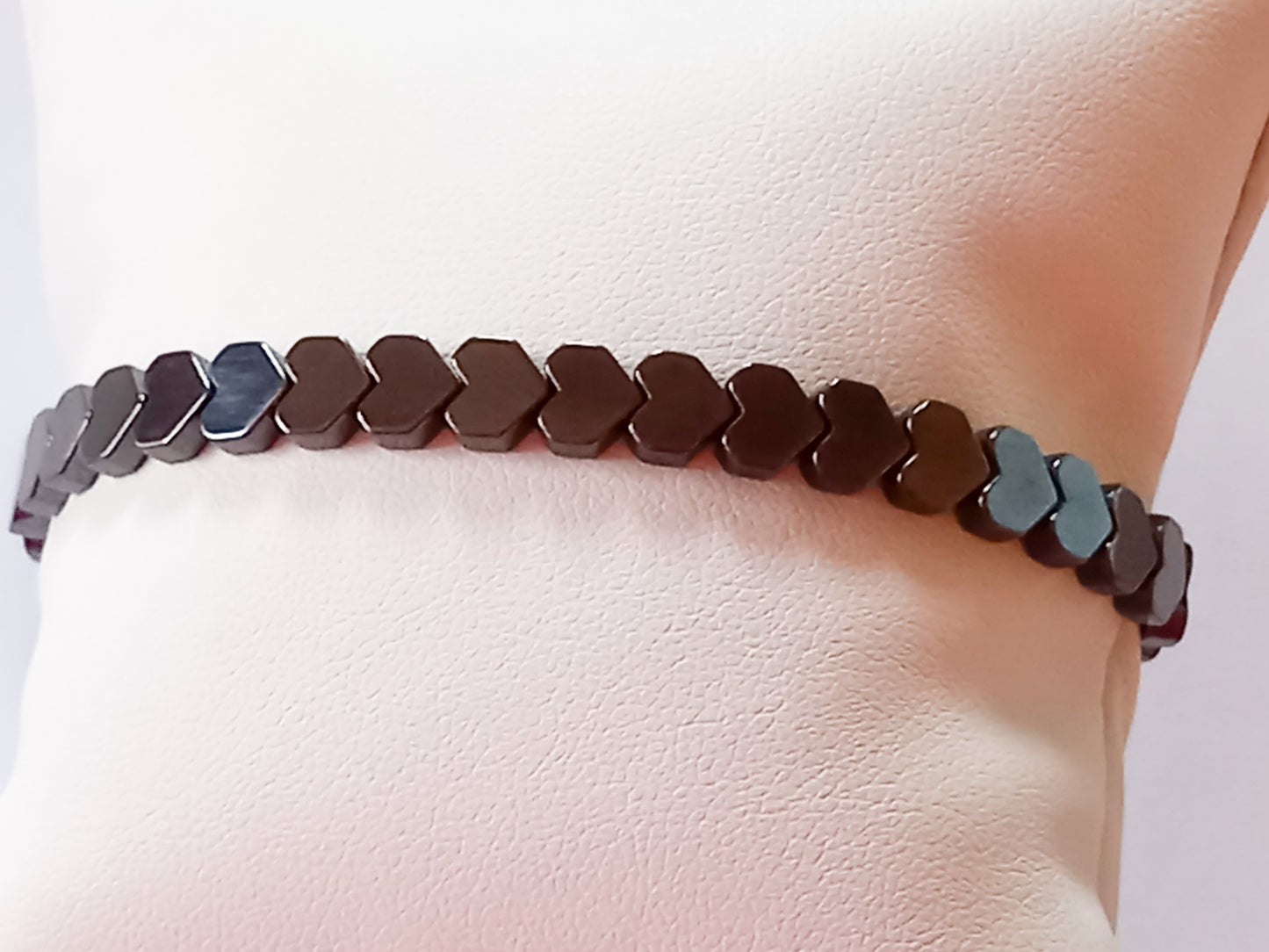 Βραχιόλι με αιματίτες σε σχήμα καρδιά