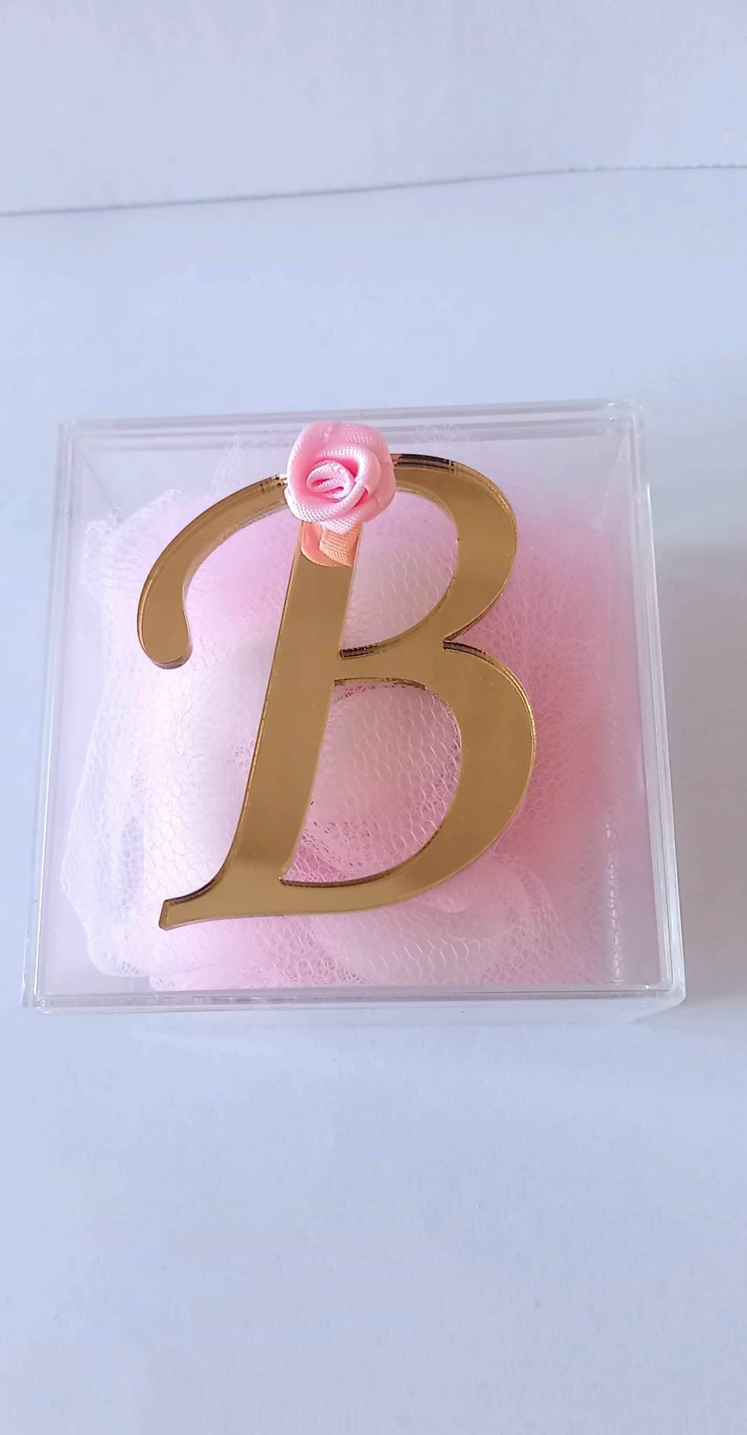 Μπομπονιέρα βάπτισης κουτί με plexi μονόγραμμα