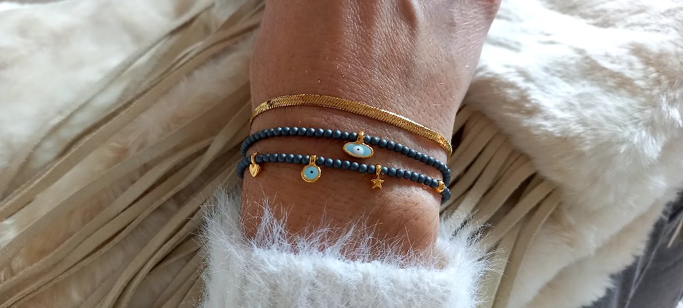 Χειροποίητο βραχιόλι με μίνι αιματίτες και επιχρυσωμένα στοιχεία