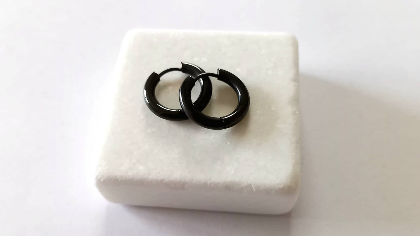 Κρικάκια από ατσάλι σε μαύρο χρώμα