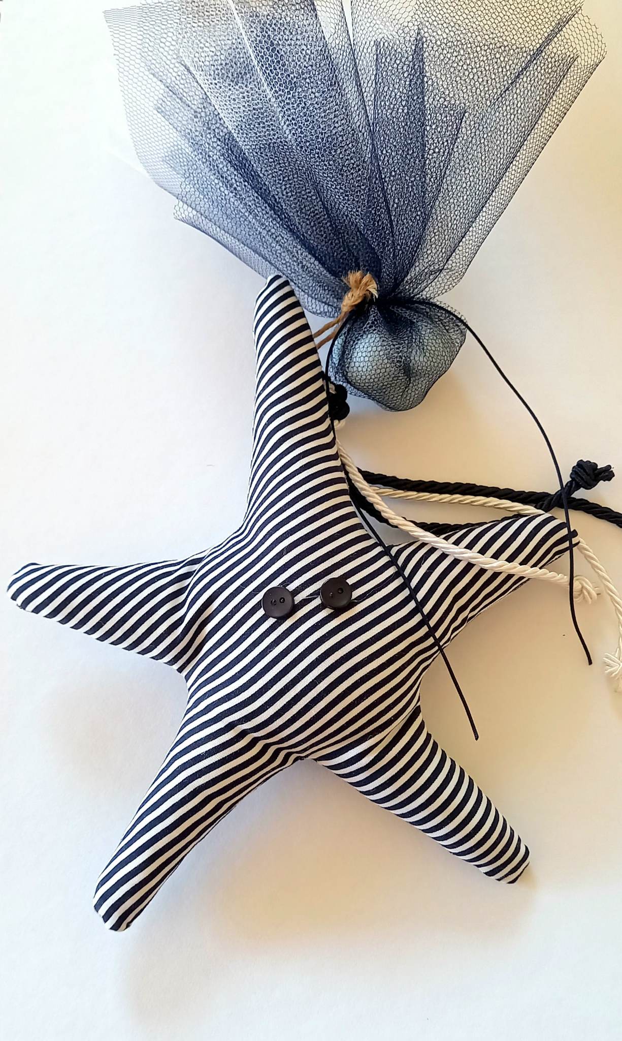 Χειροποίητη μπομπονιέρα βάπτισης αστερίας από ύφασμα