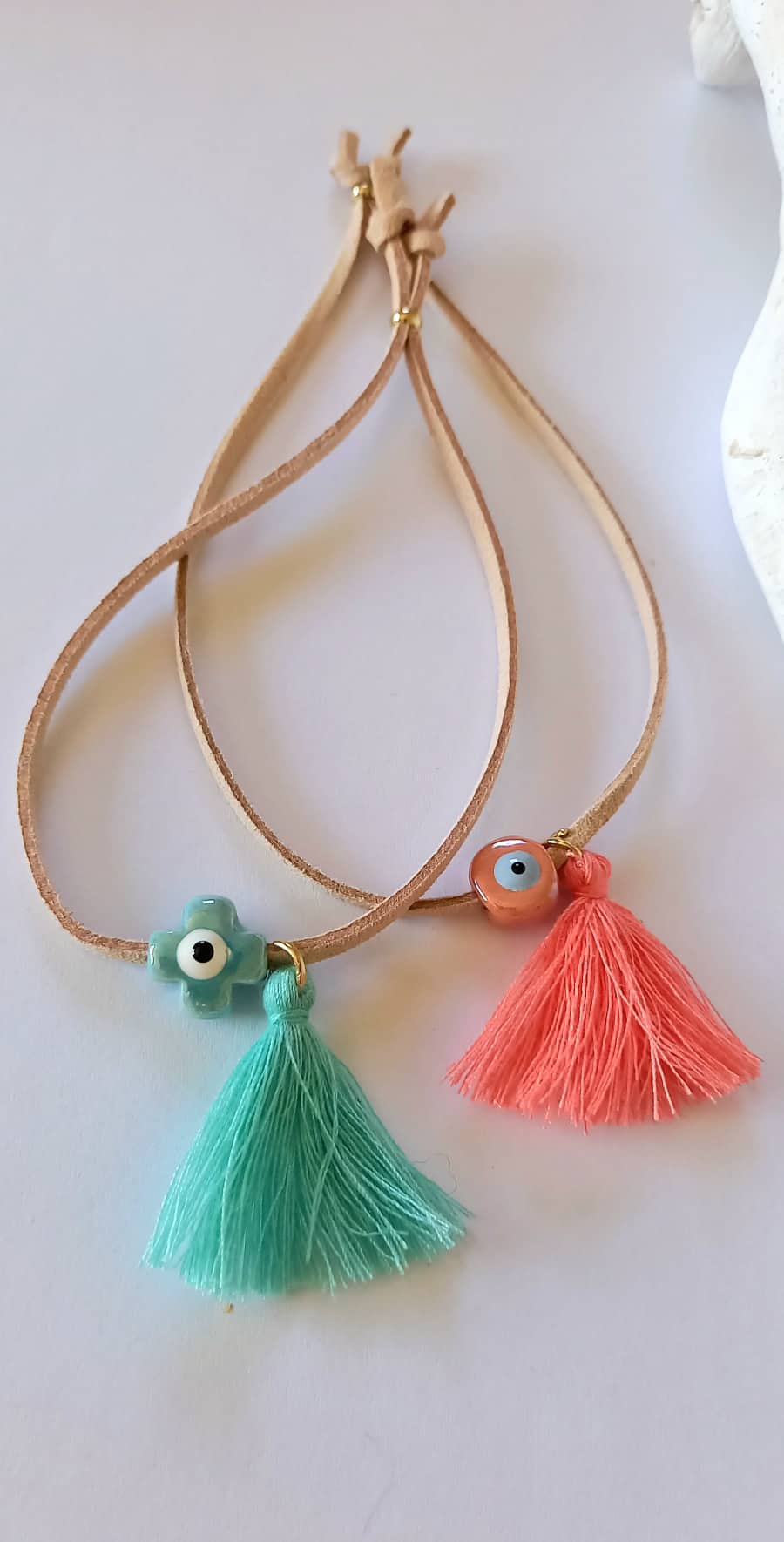 Χειροποίητο μαρτυρικό βάπτισης - βραχιόλι με καστόρι, σταυρό με μάτι και φουντίτσα