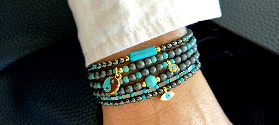 Βραχιόλι με στρογγυλούς αιματίτες, χαολίτες και επιχρυσωμένο ματάκι